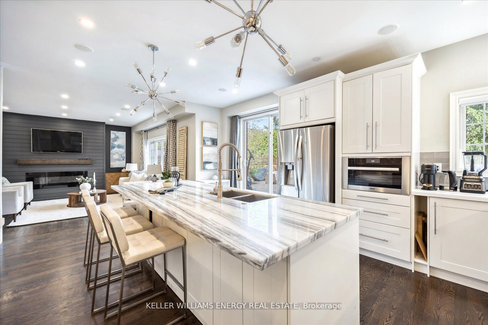 24 Knox Cres