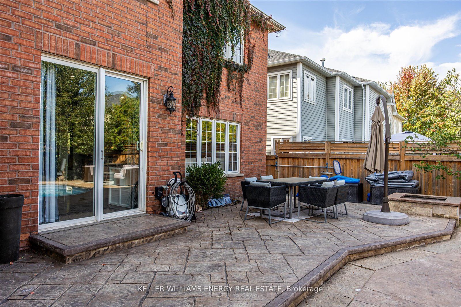 24 Knox Cres