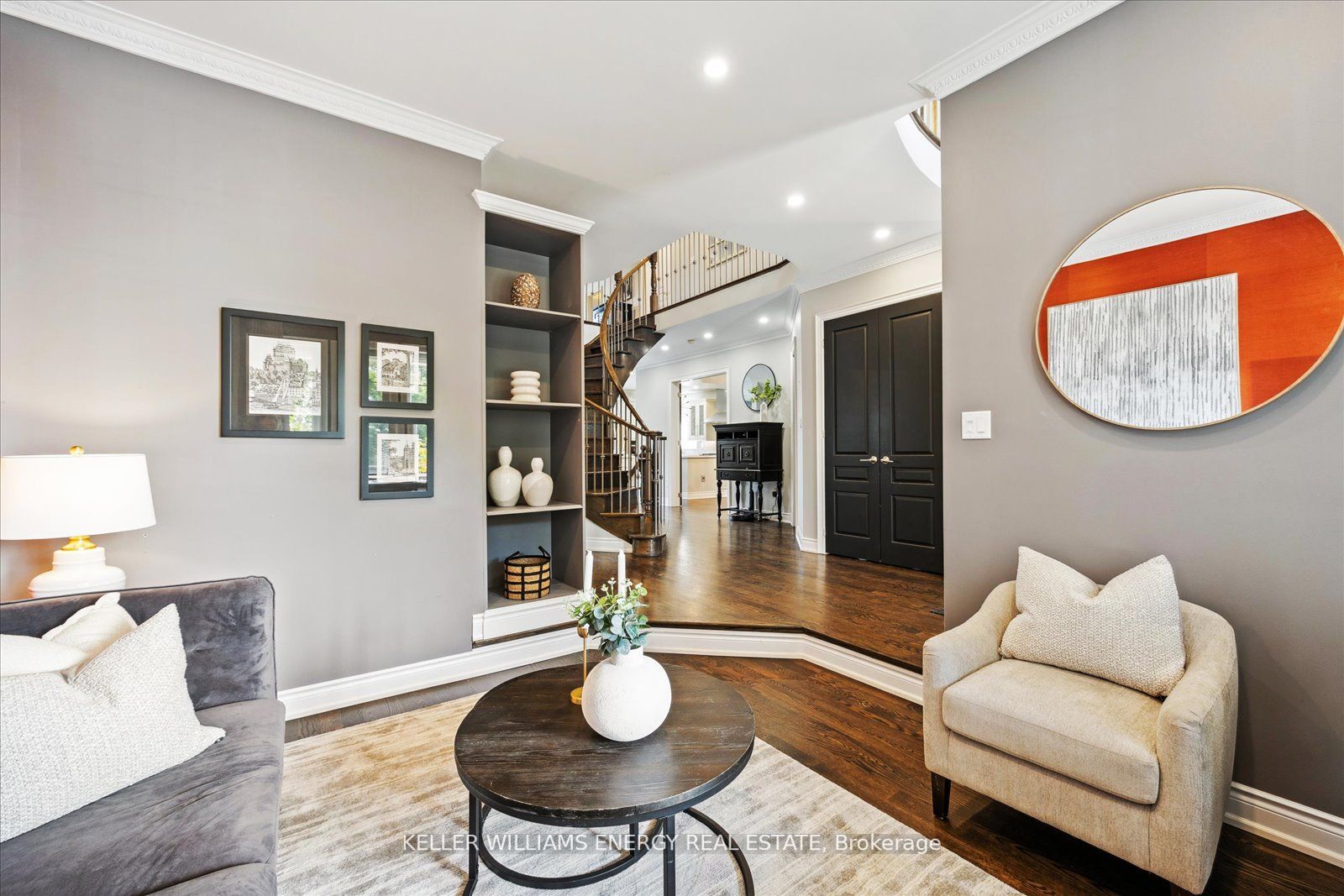 24 Knox Cres