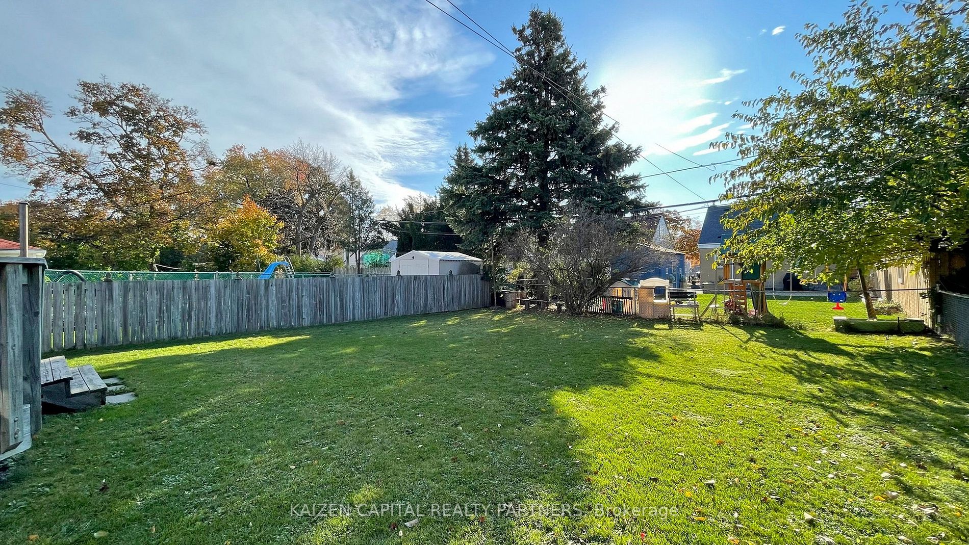 15 Stamford Sq N