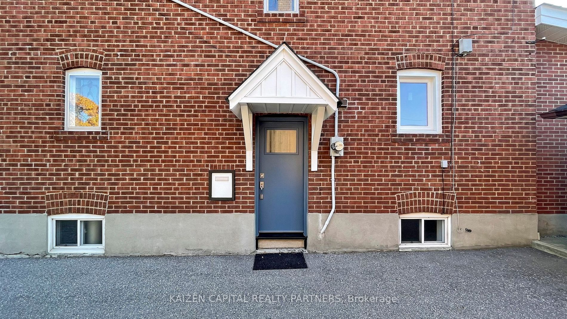 15 Stamford Sq N