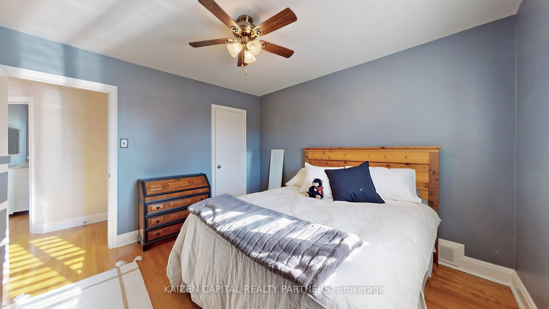 15 Stamford Sq N