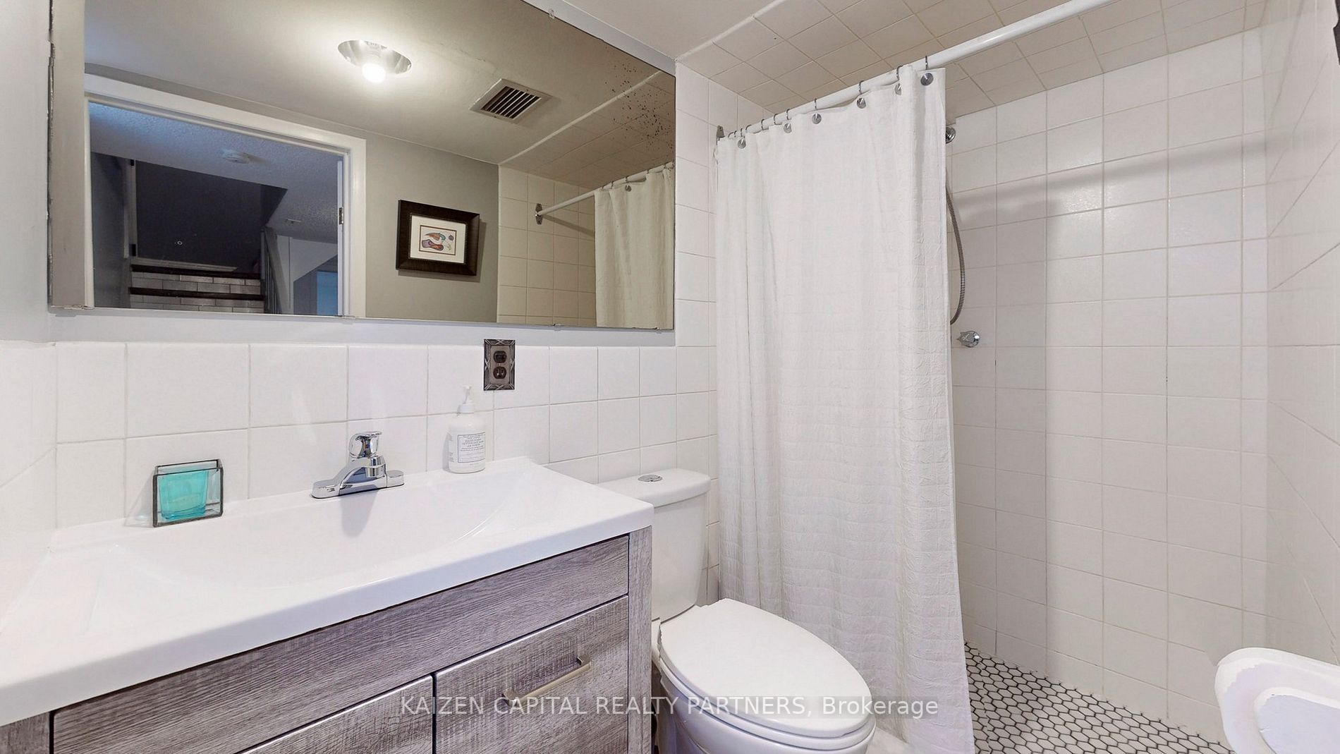 15 Stamford Sq N