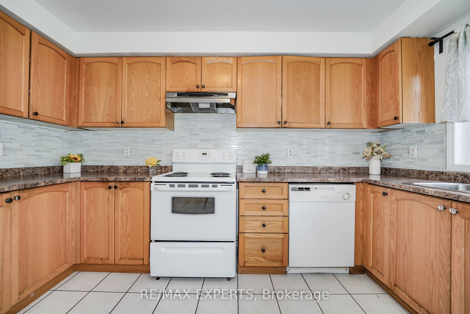 10 Watersplace Ave