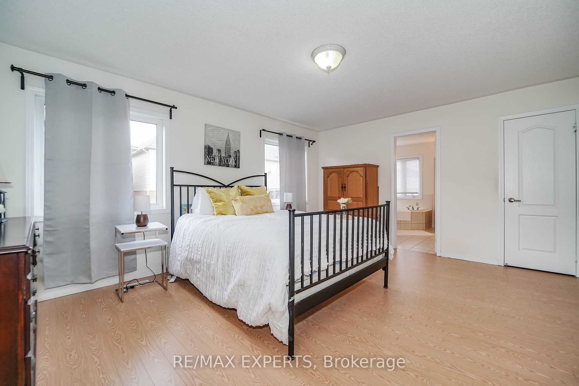 10 Watersplace Ave