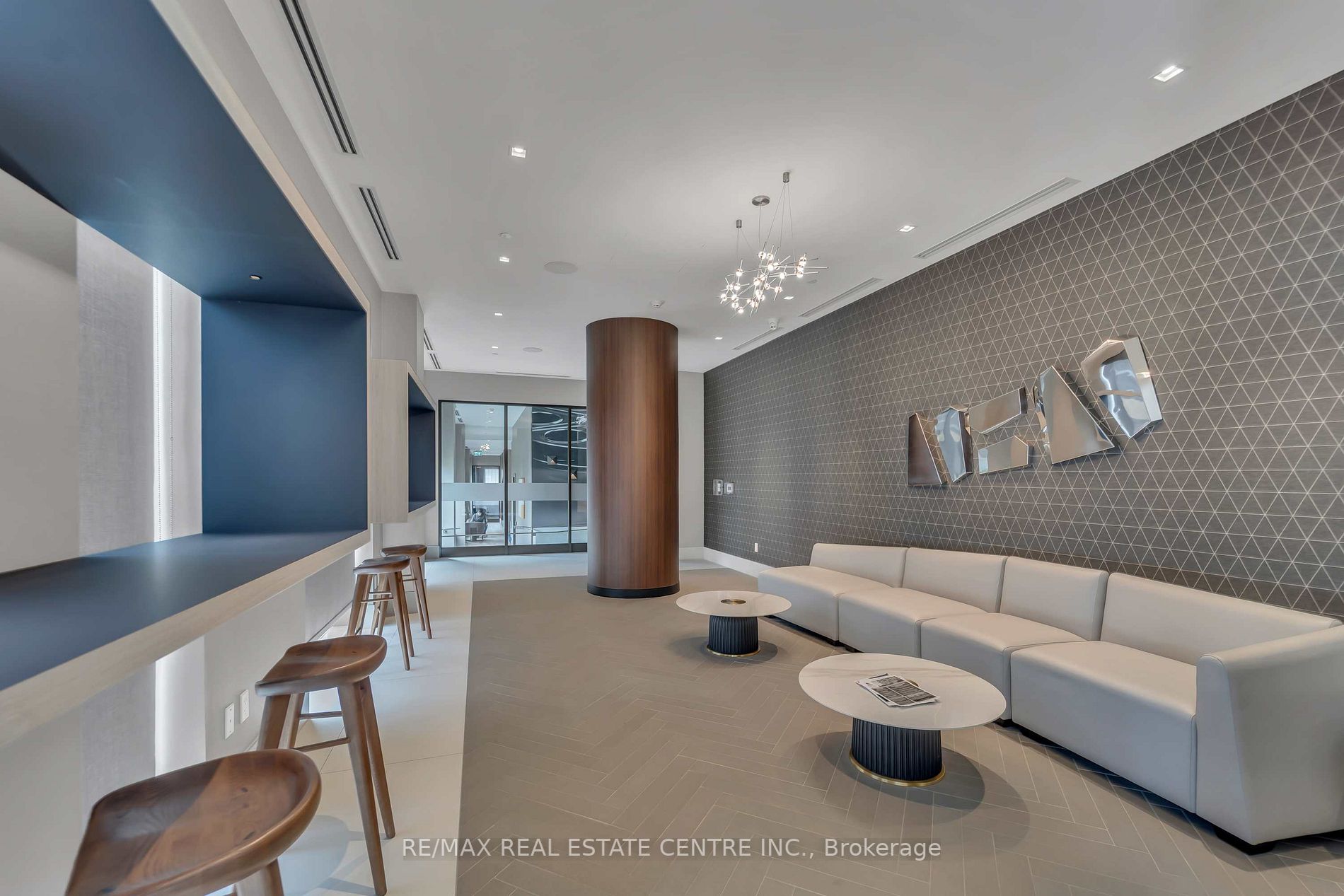 2550 Simcoe Street N, #1917