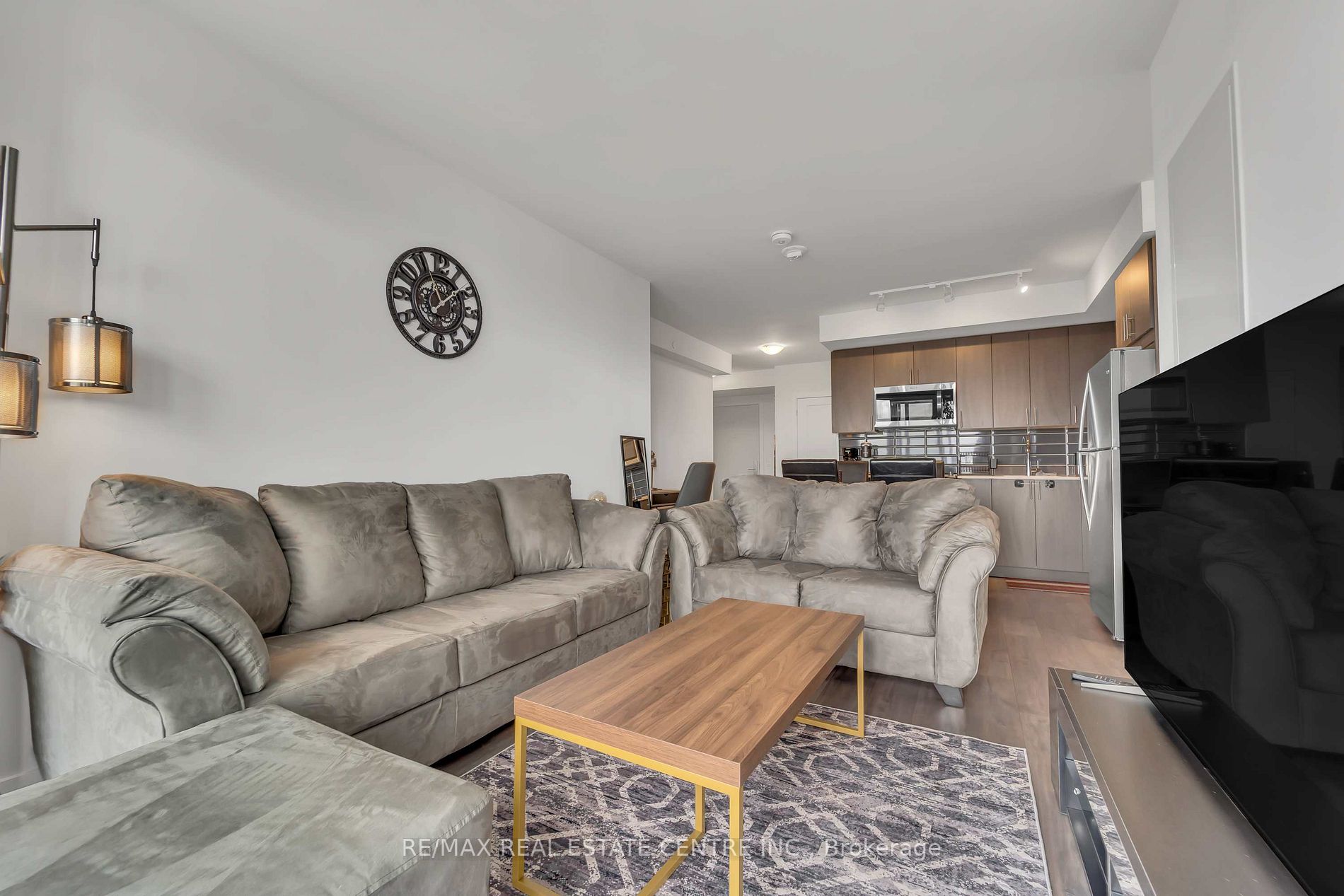 2550 Simcoe Street N, #1917