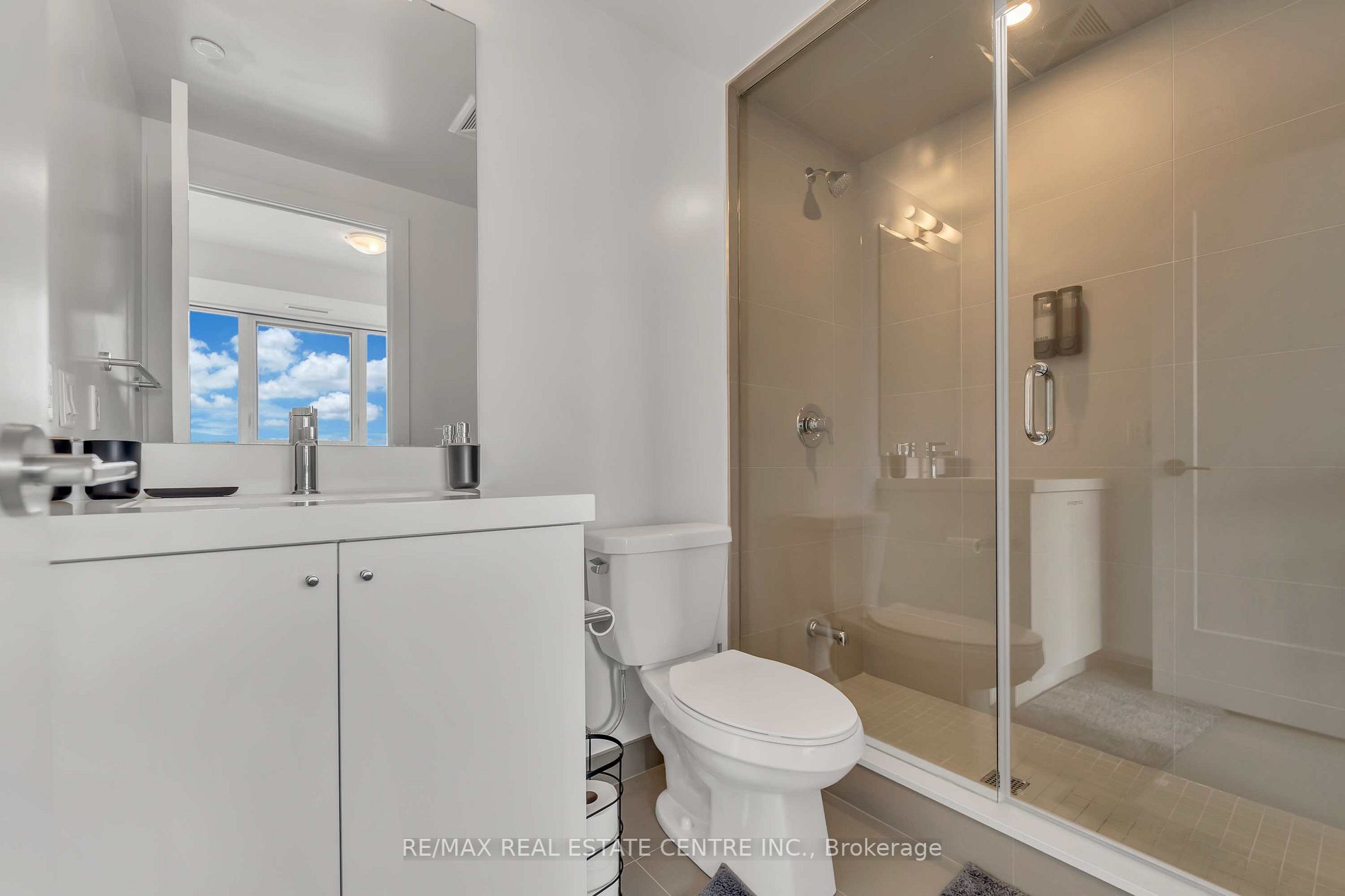 2550 Simcoe Street N, #1917