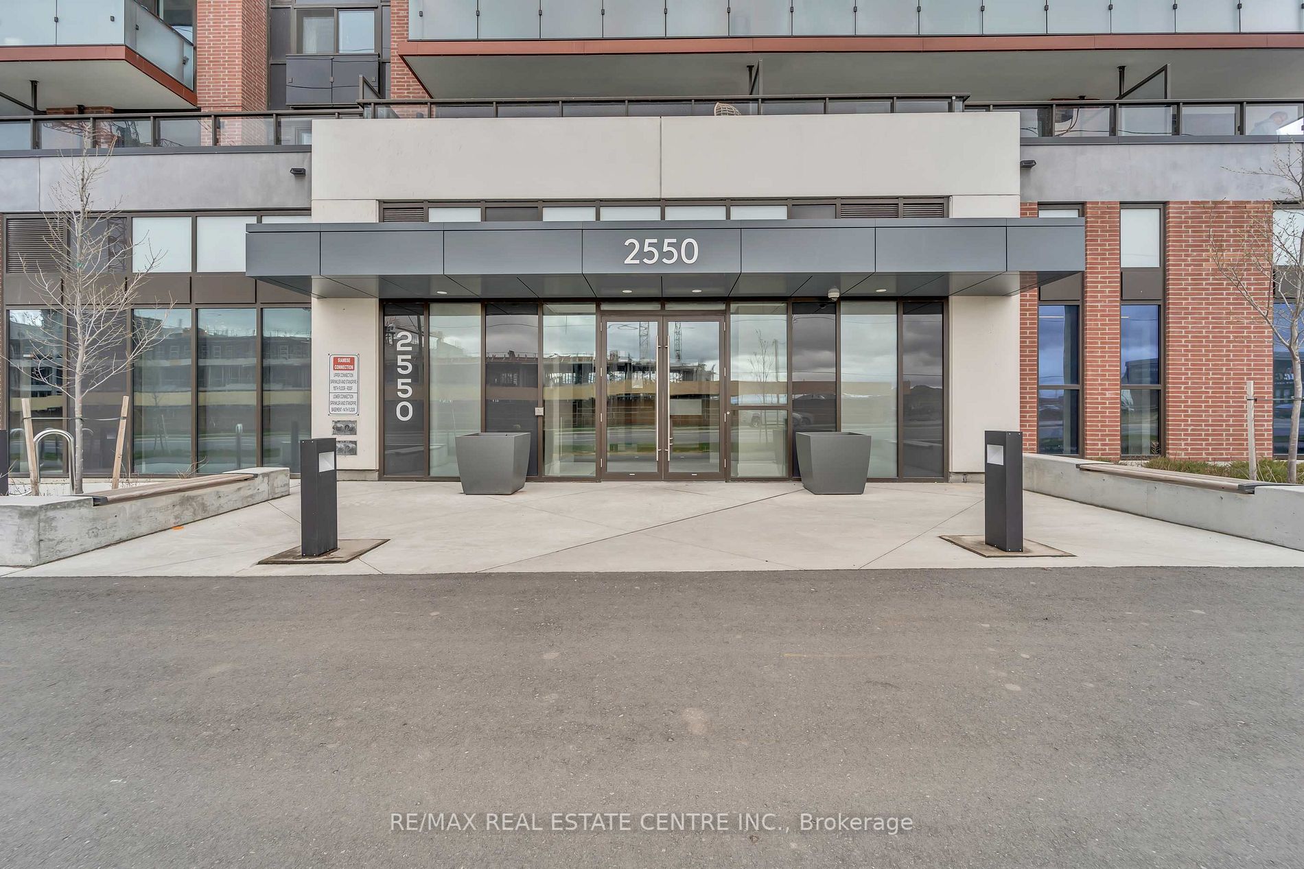 2550 Simcoe Street N, #1917