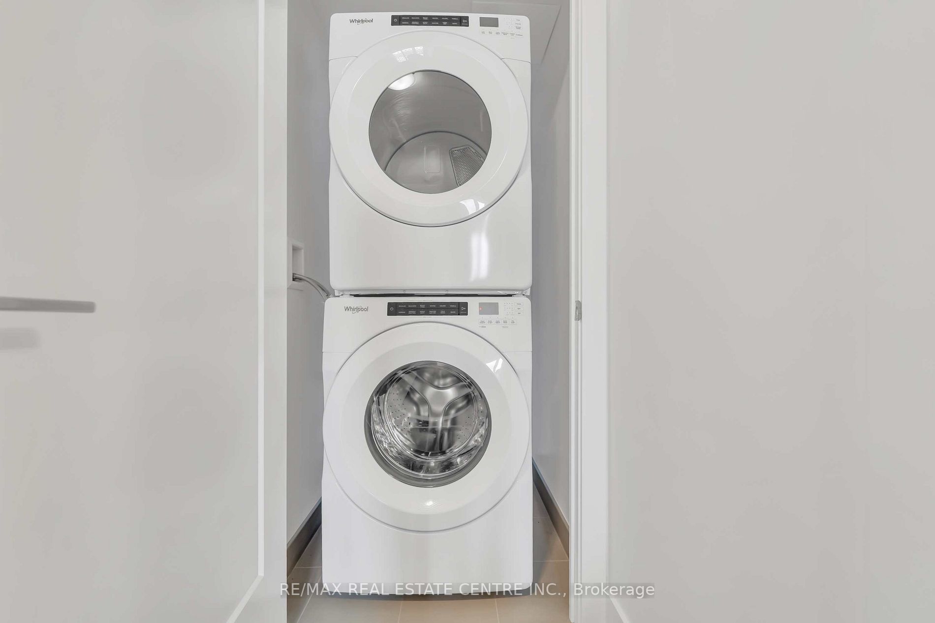 2550 Simcoe Street N, #1917