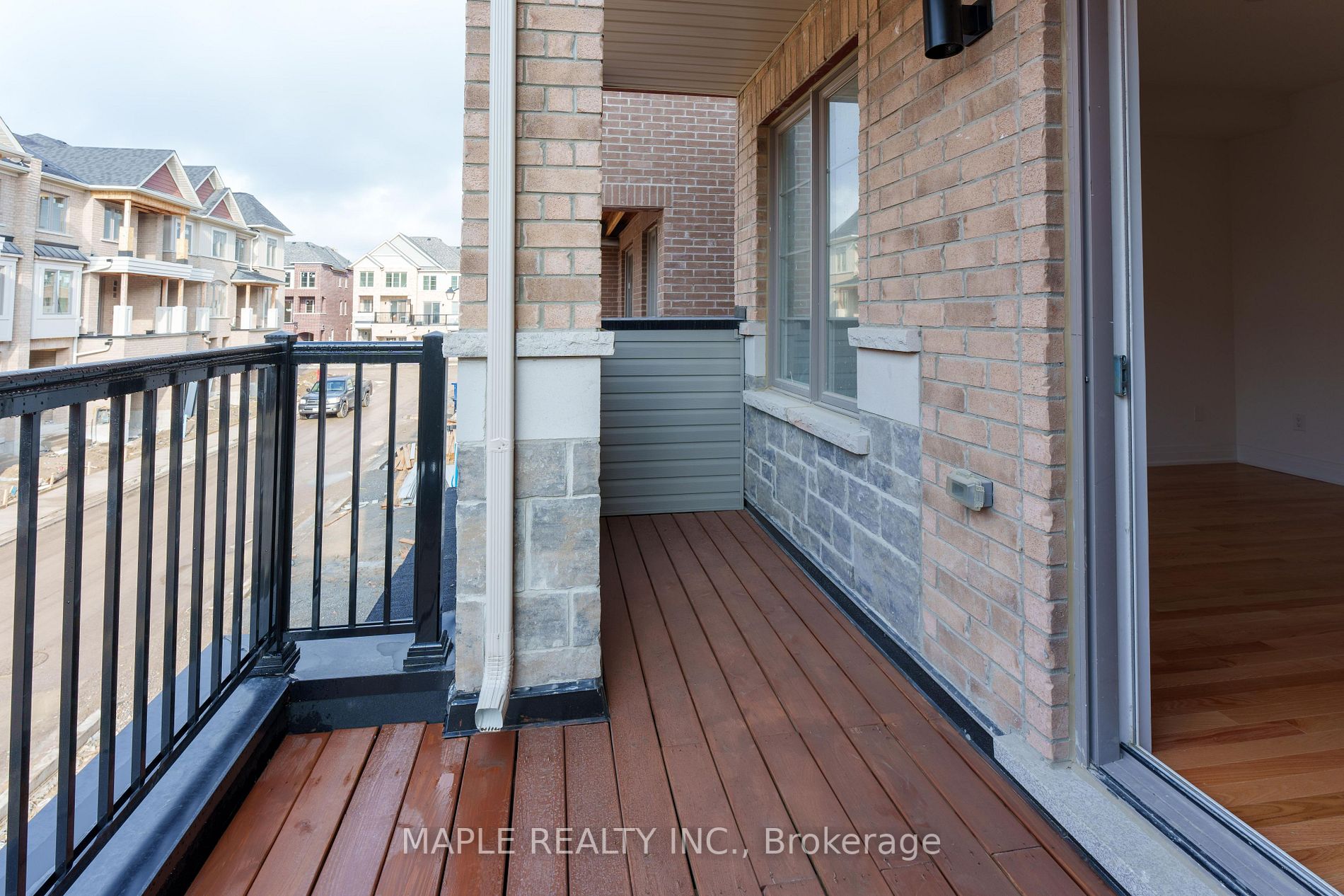 70 Waterside Way