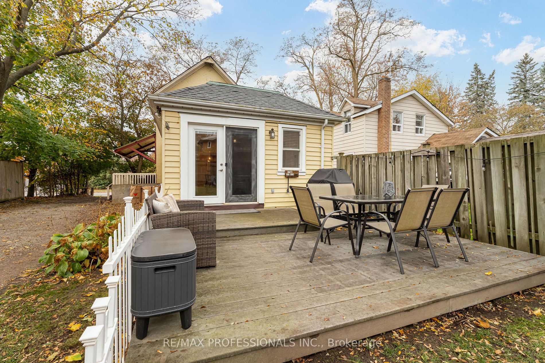 5027 Old Brock Road