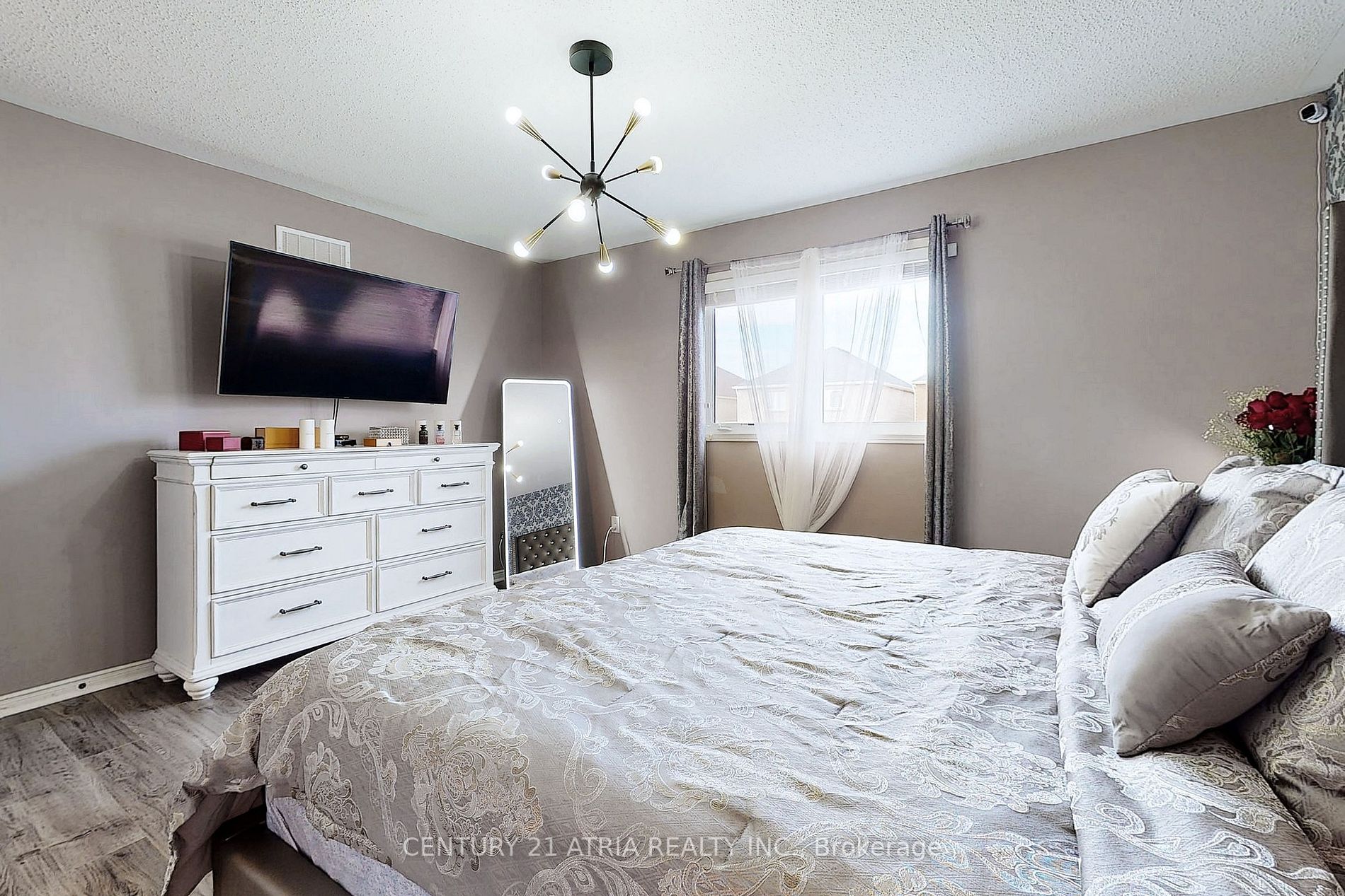 1165 Edward Bolton Cres
