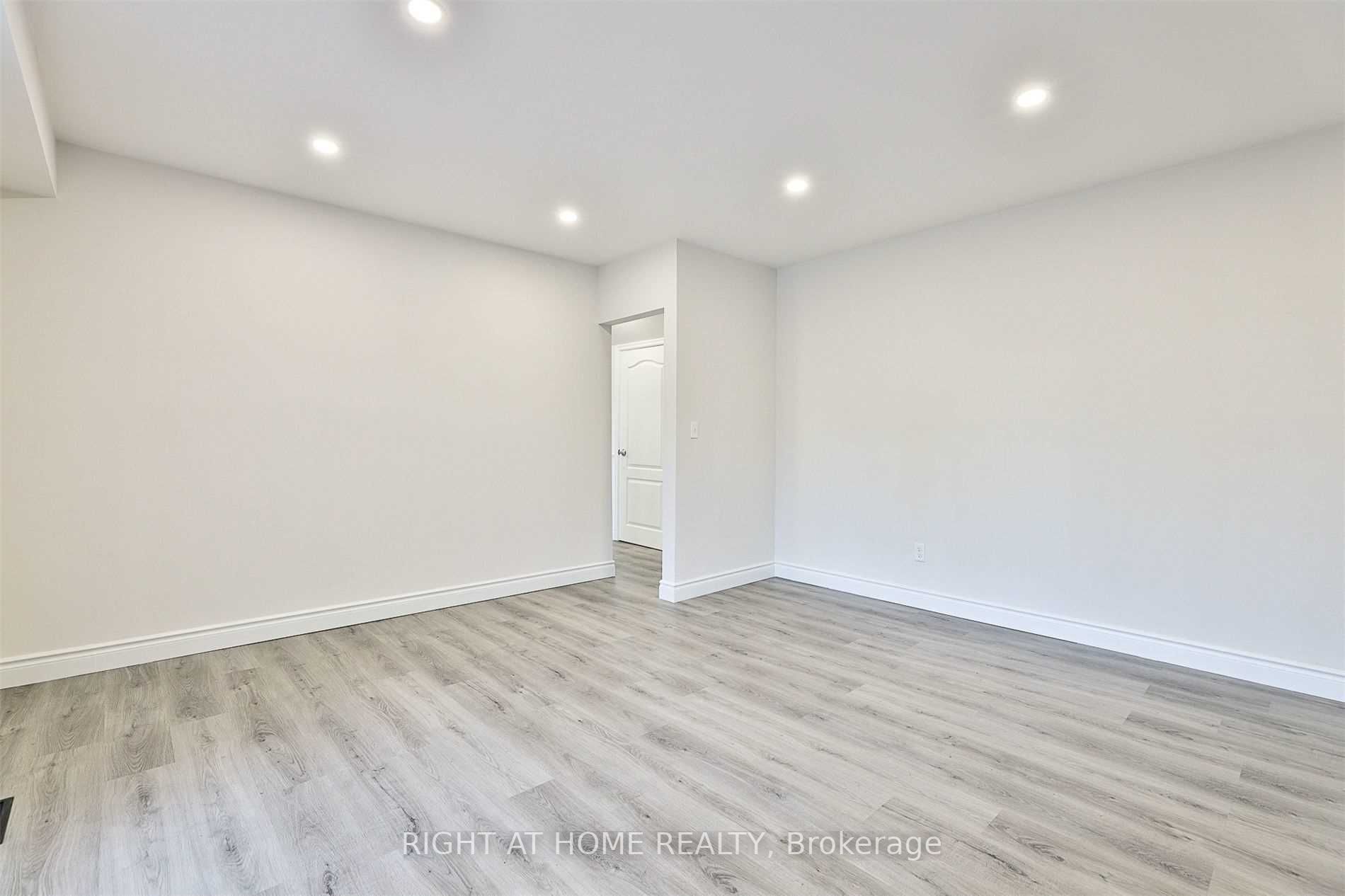 15 Strathy Rd