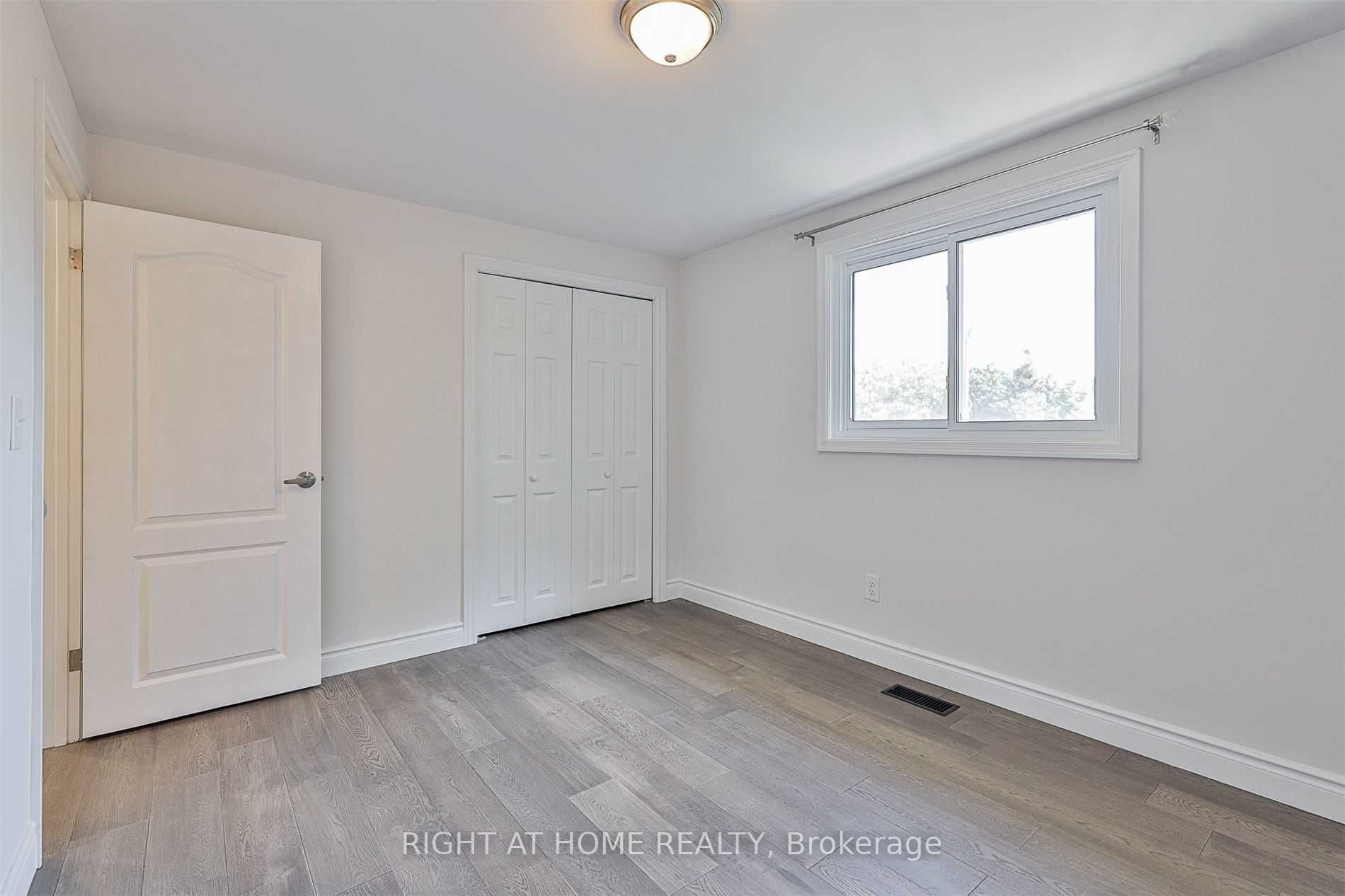 15 Strathy Rd
