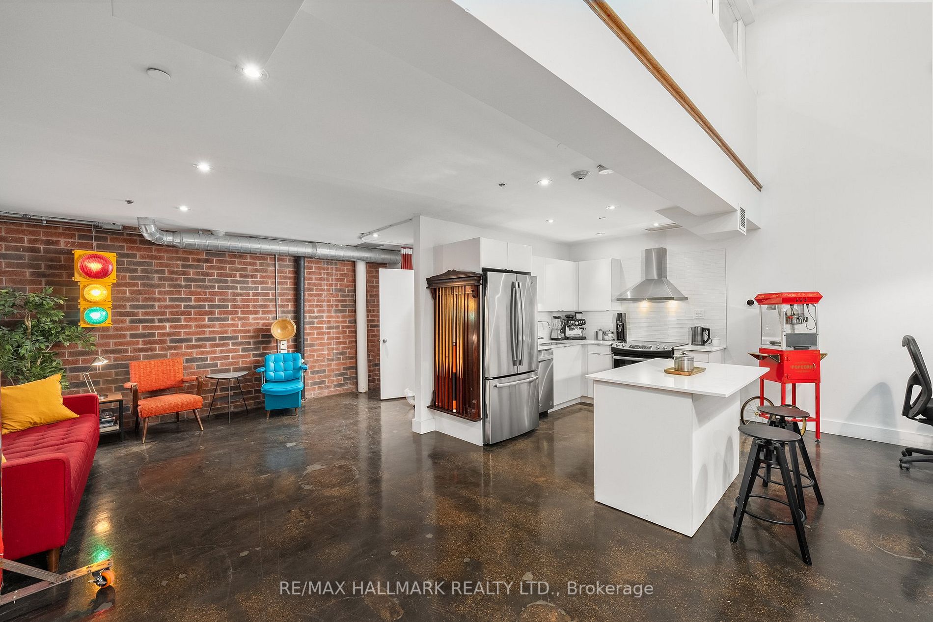 1159 Dundas St E, #156