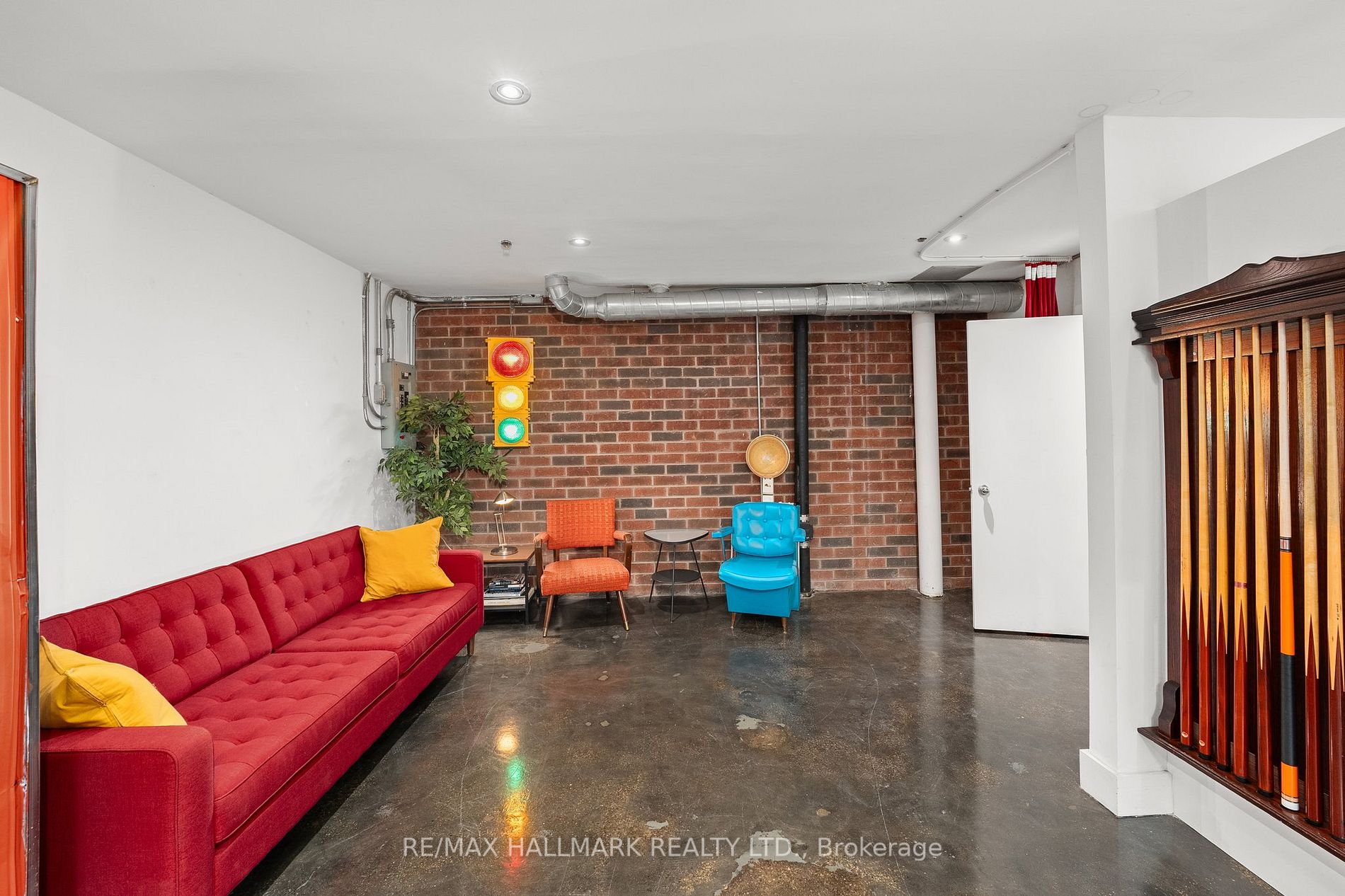 1159 Dundas St E, #156