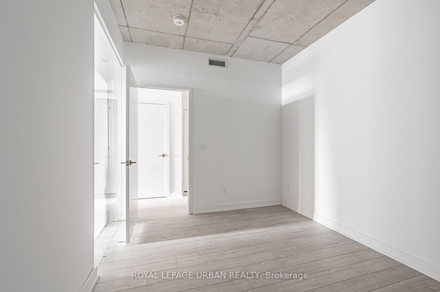 665 Queen St E, #311