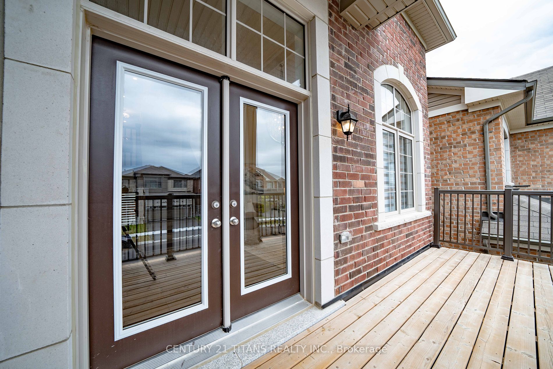 20 Lockyer Dr