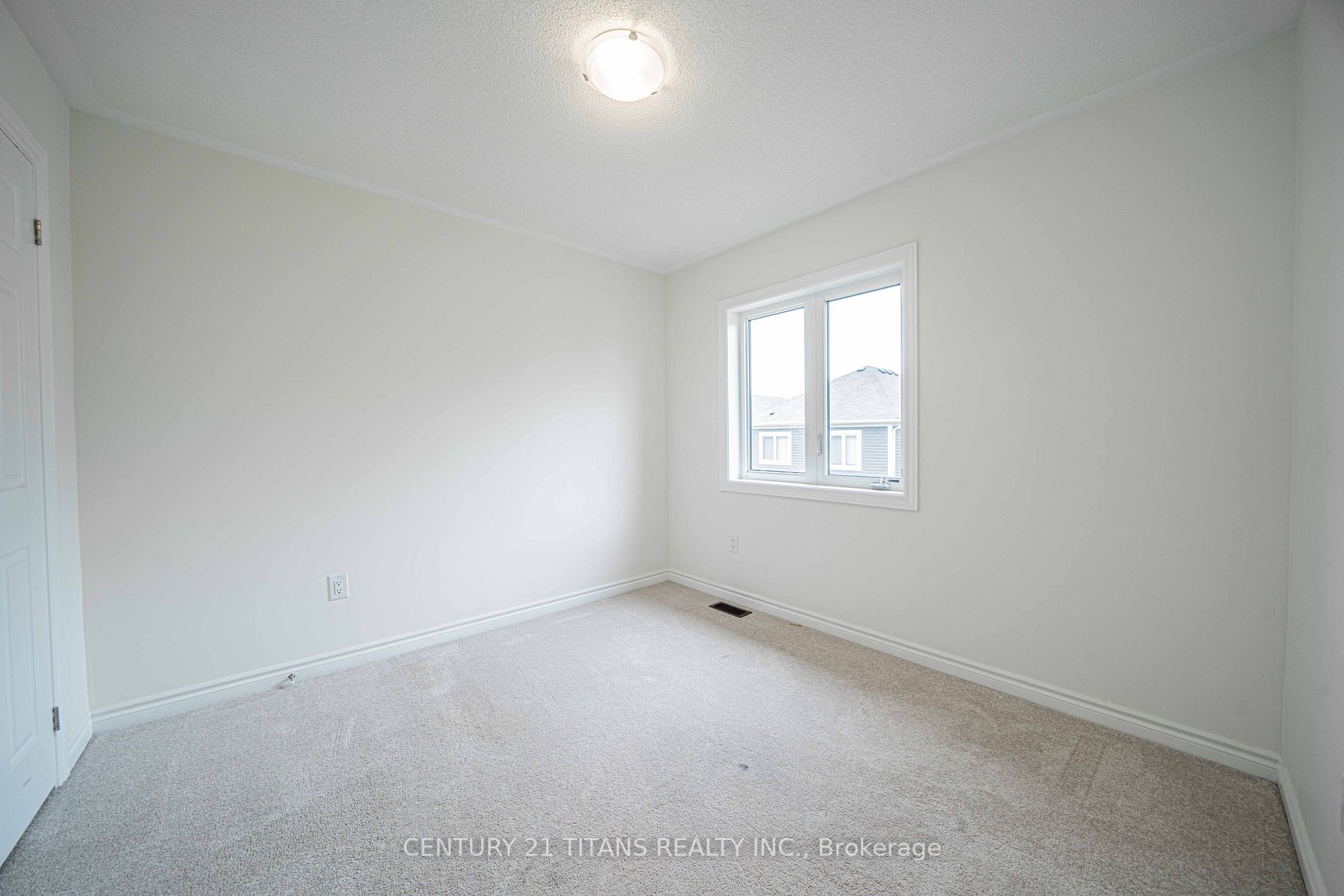 20 Lockyer Dr