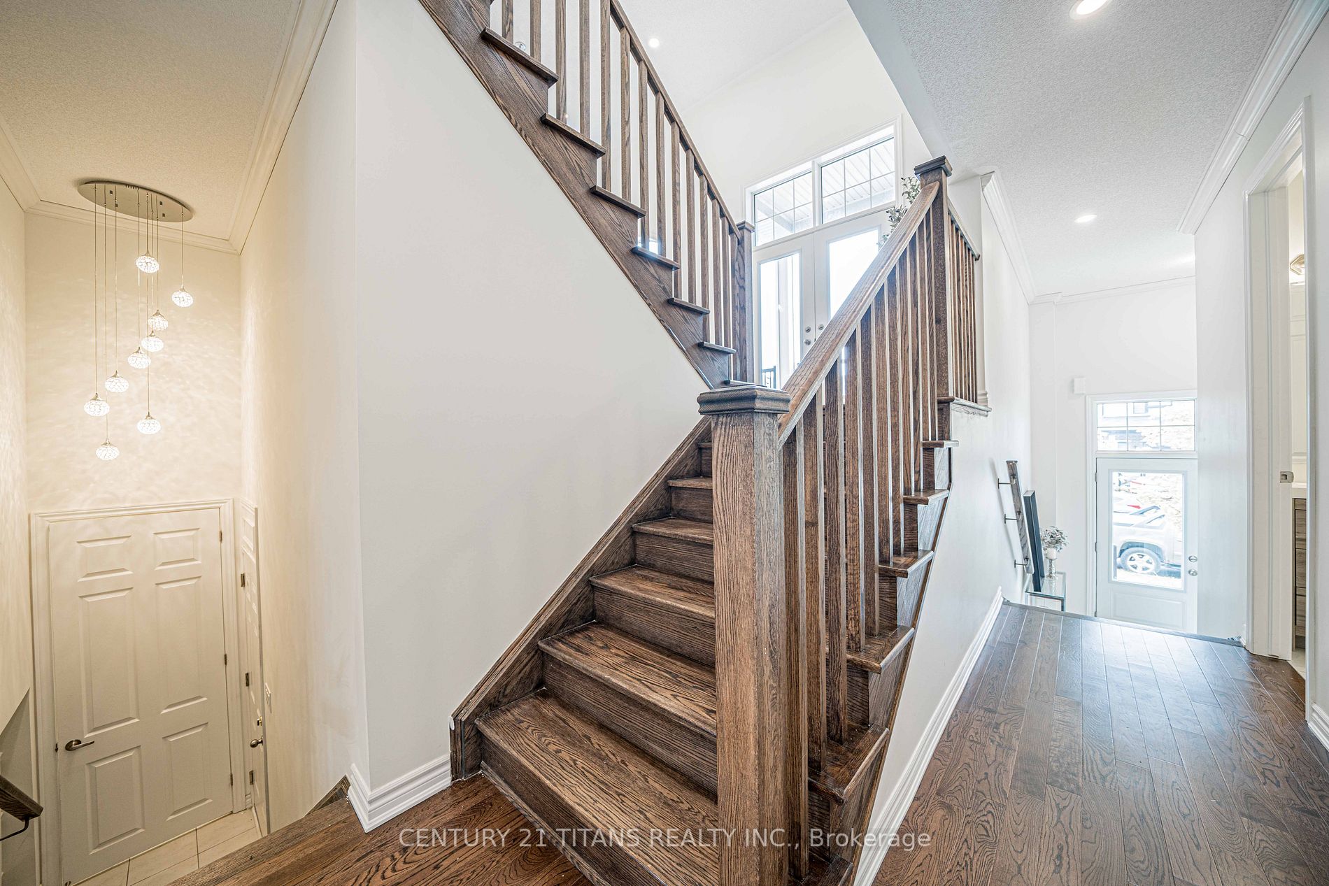 20 Lockyer Dr
