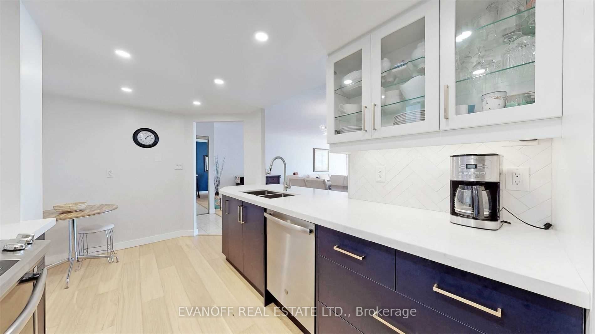20 Guildwood Pkwy, #810