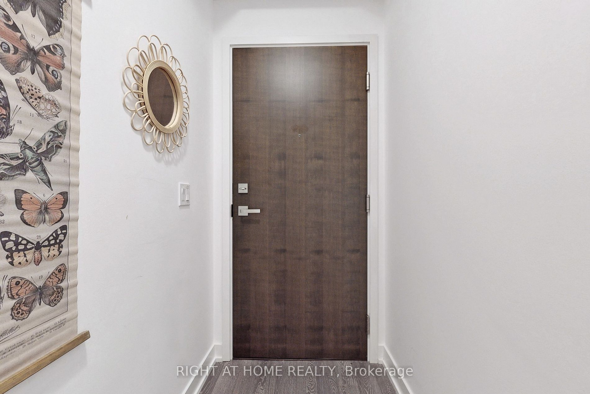 1190 Dundas St E, #220