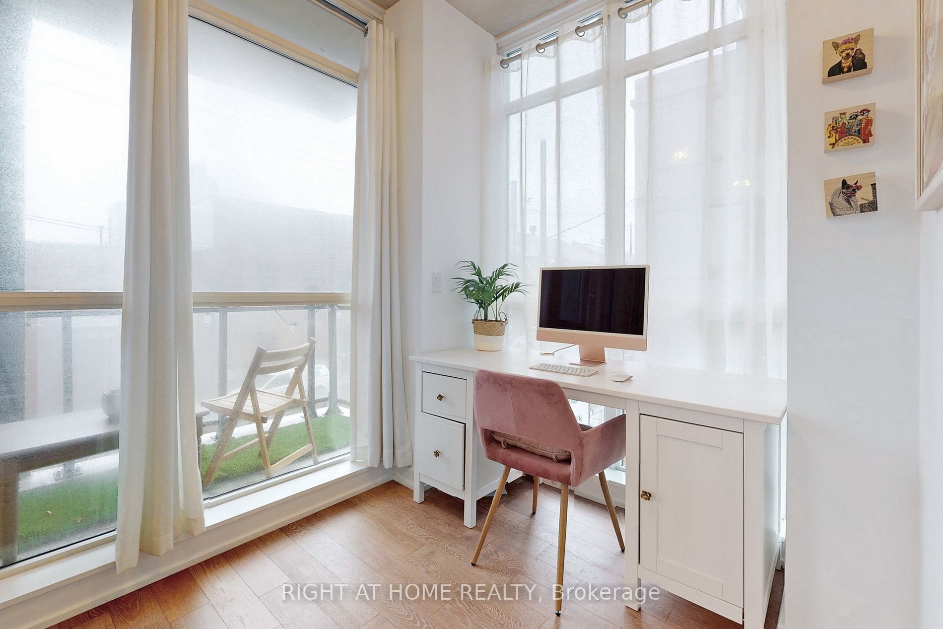 1190 Dundas St E, #220