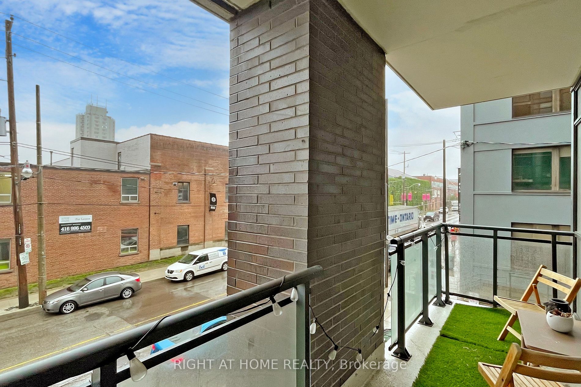 1190 Dundas St E, #220