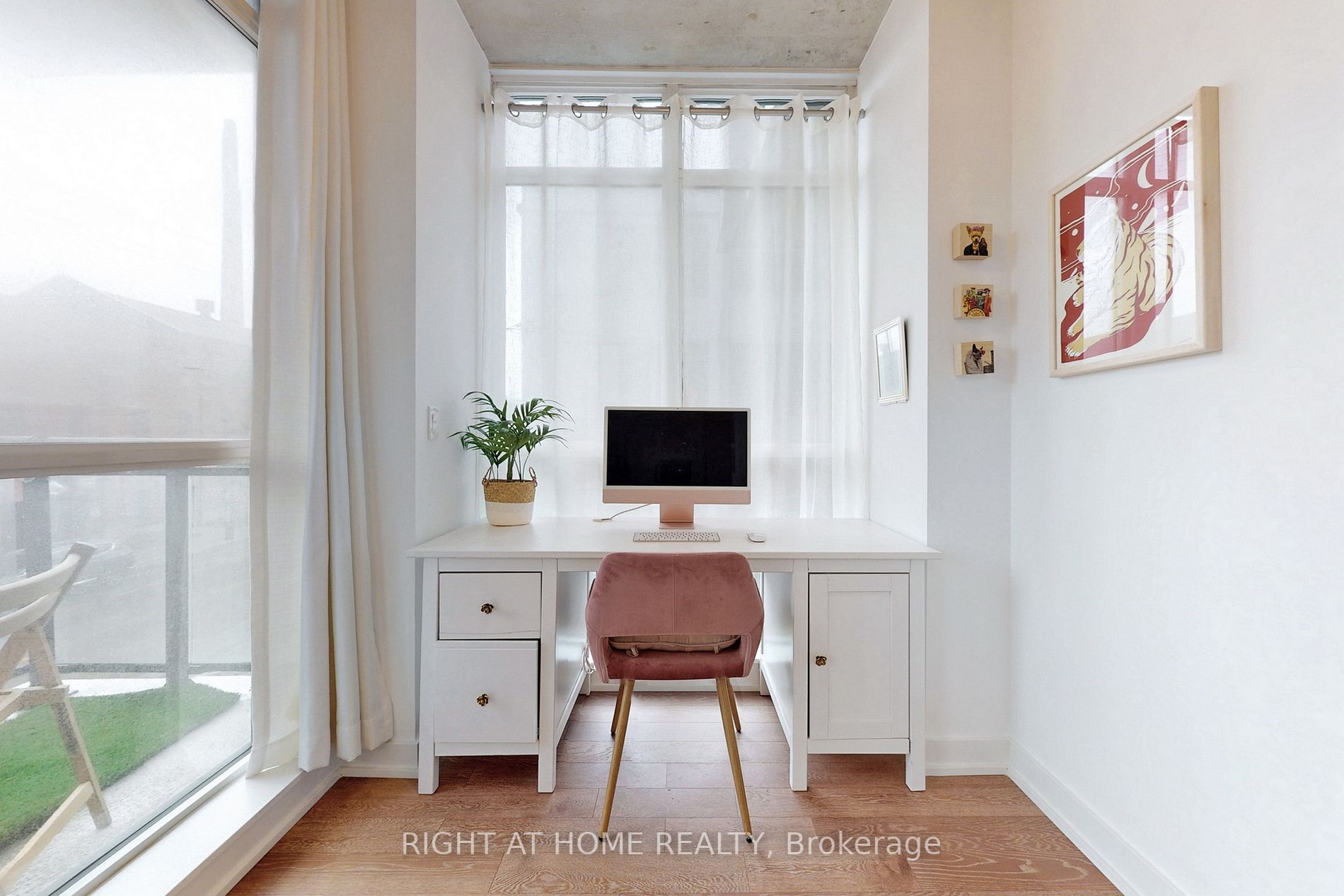 1190 Dundas St E, #220