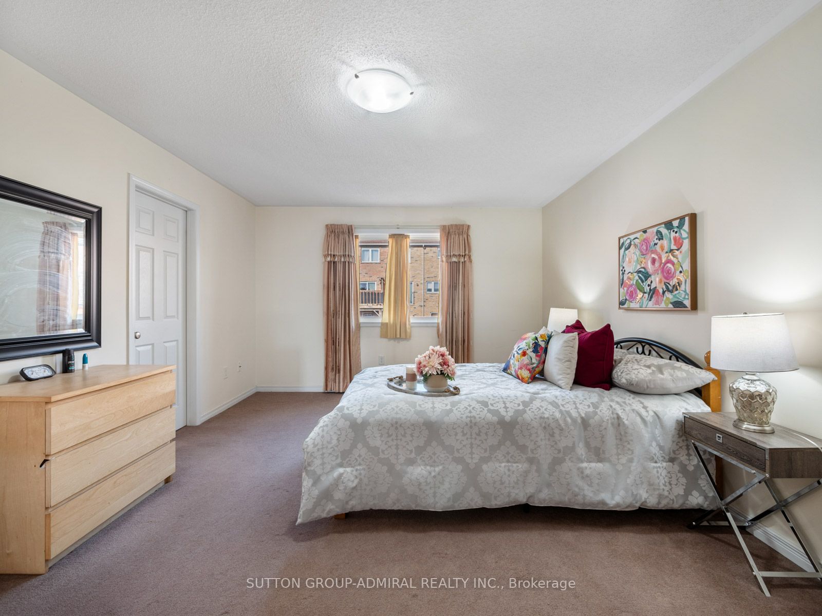 82 Vivian Rd