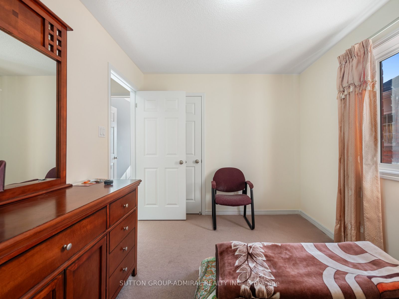 82 Vivian Rd