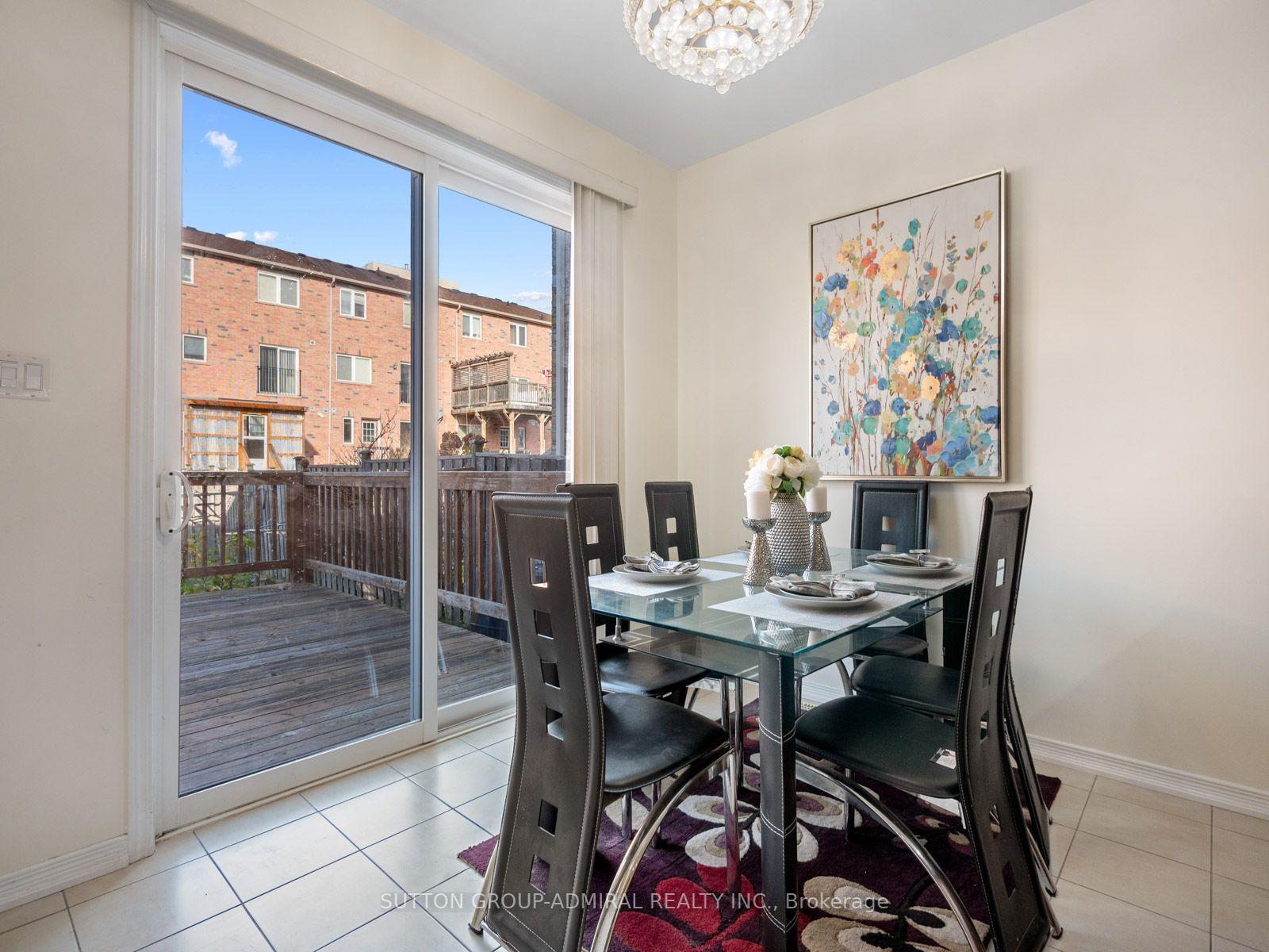 82 Vivian Rd