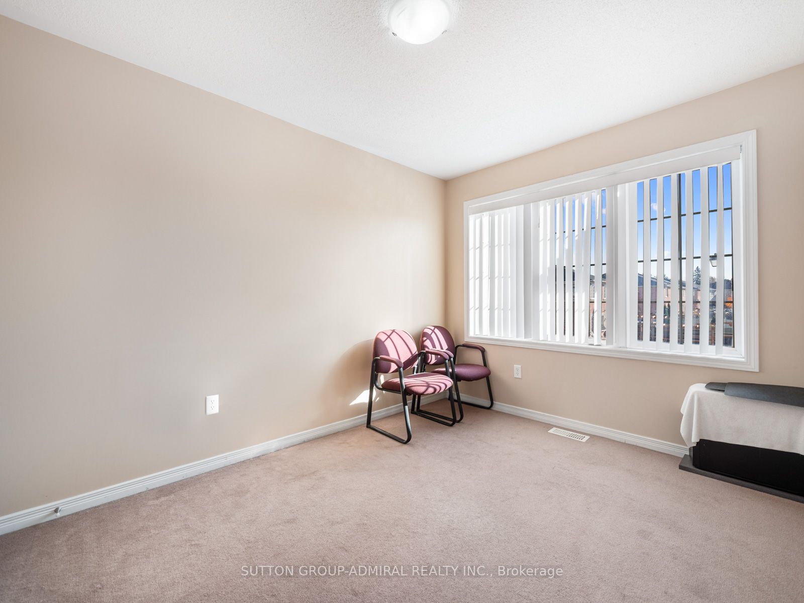82 Vivian Rd