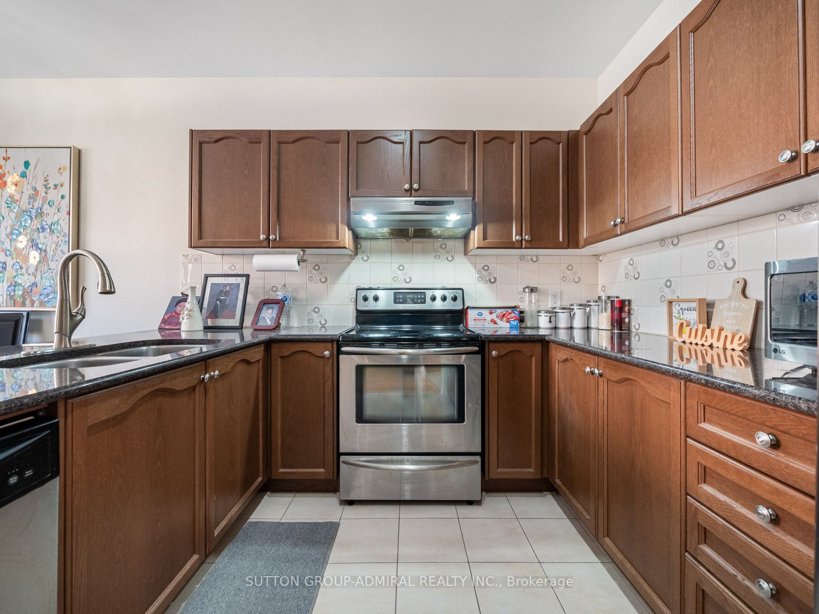 82 Vivian Rd