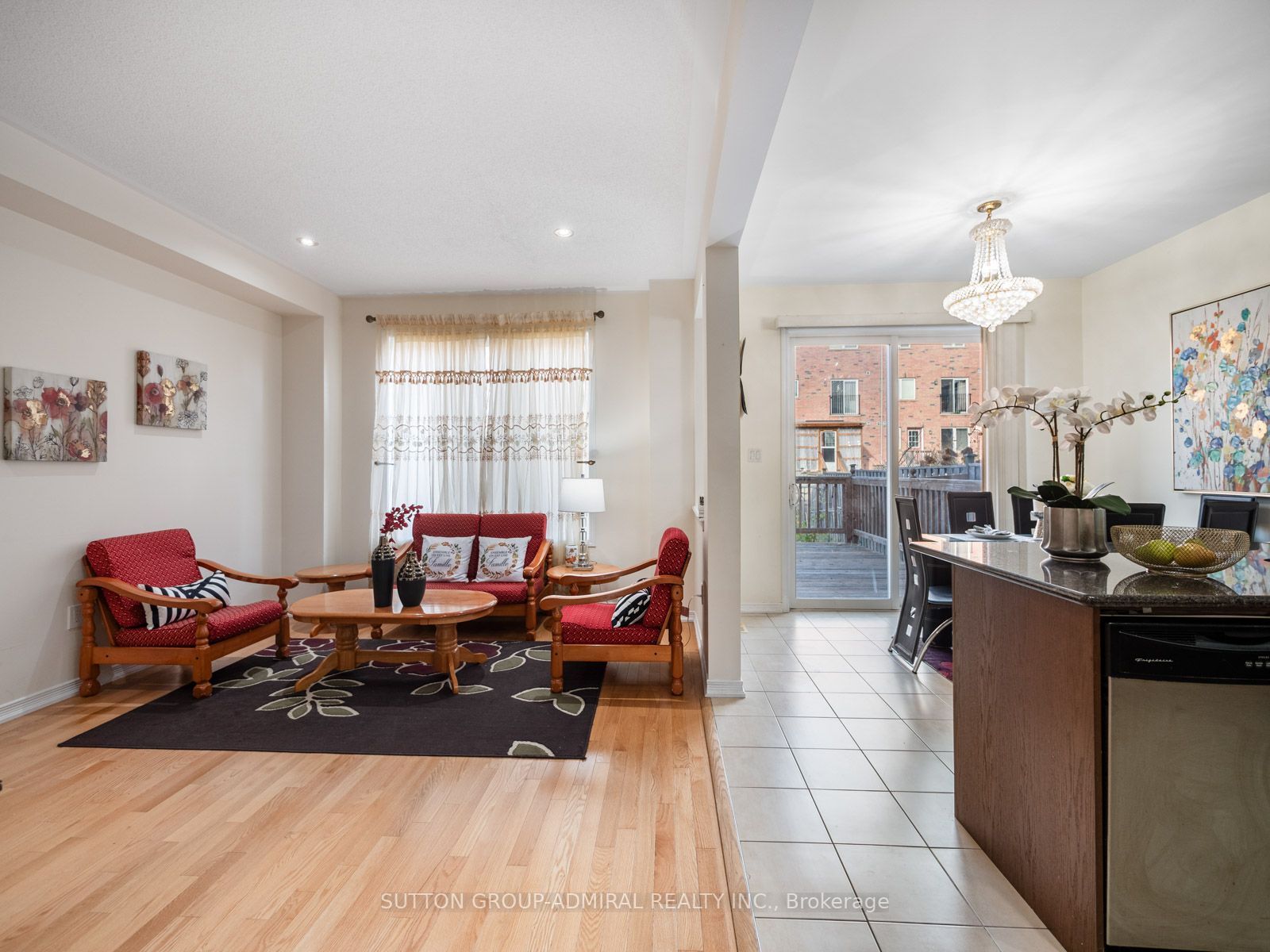 82 Vivian Rd