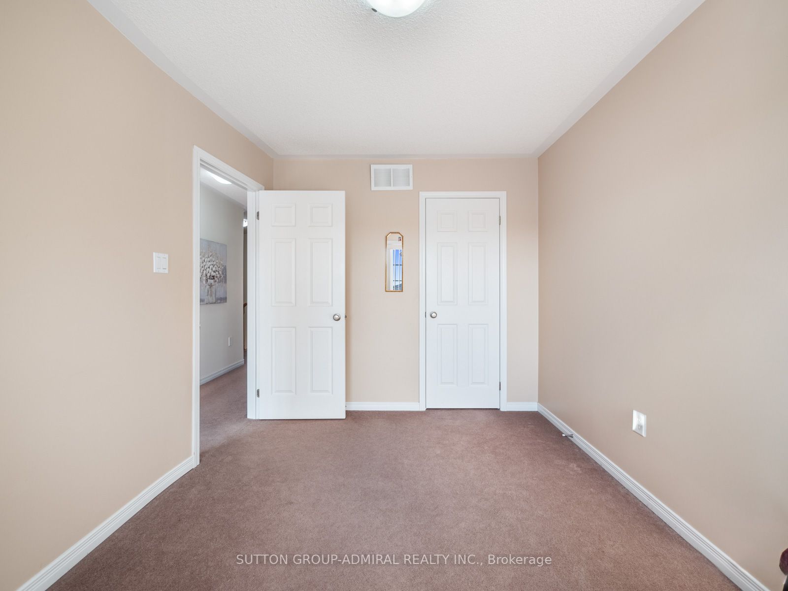 82 Vivian Rd