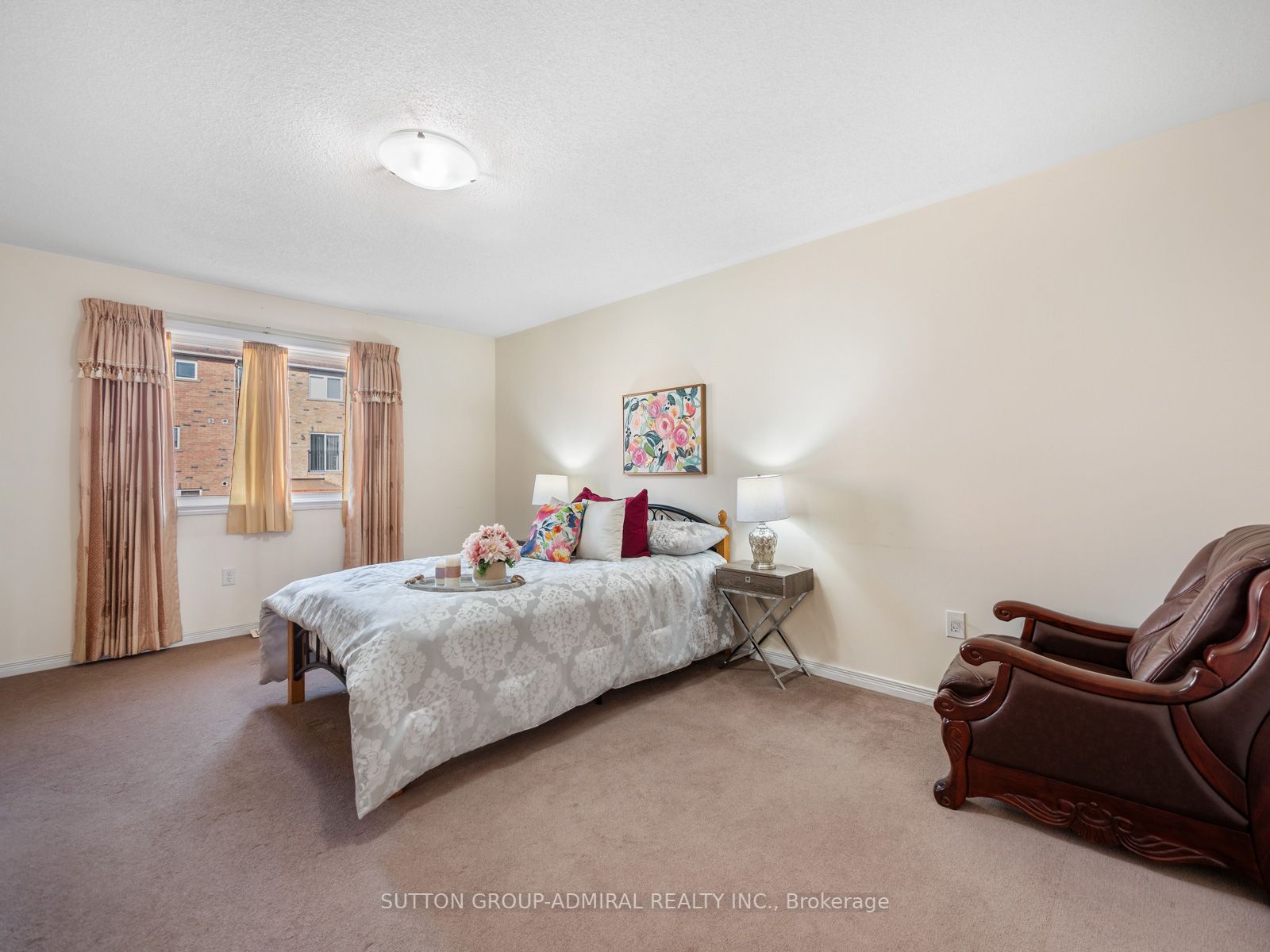 82 Vivian Rd