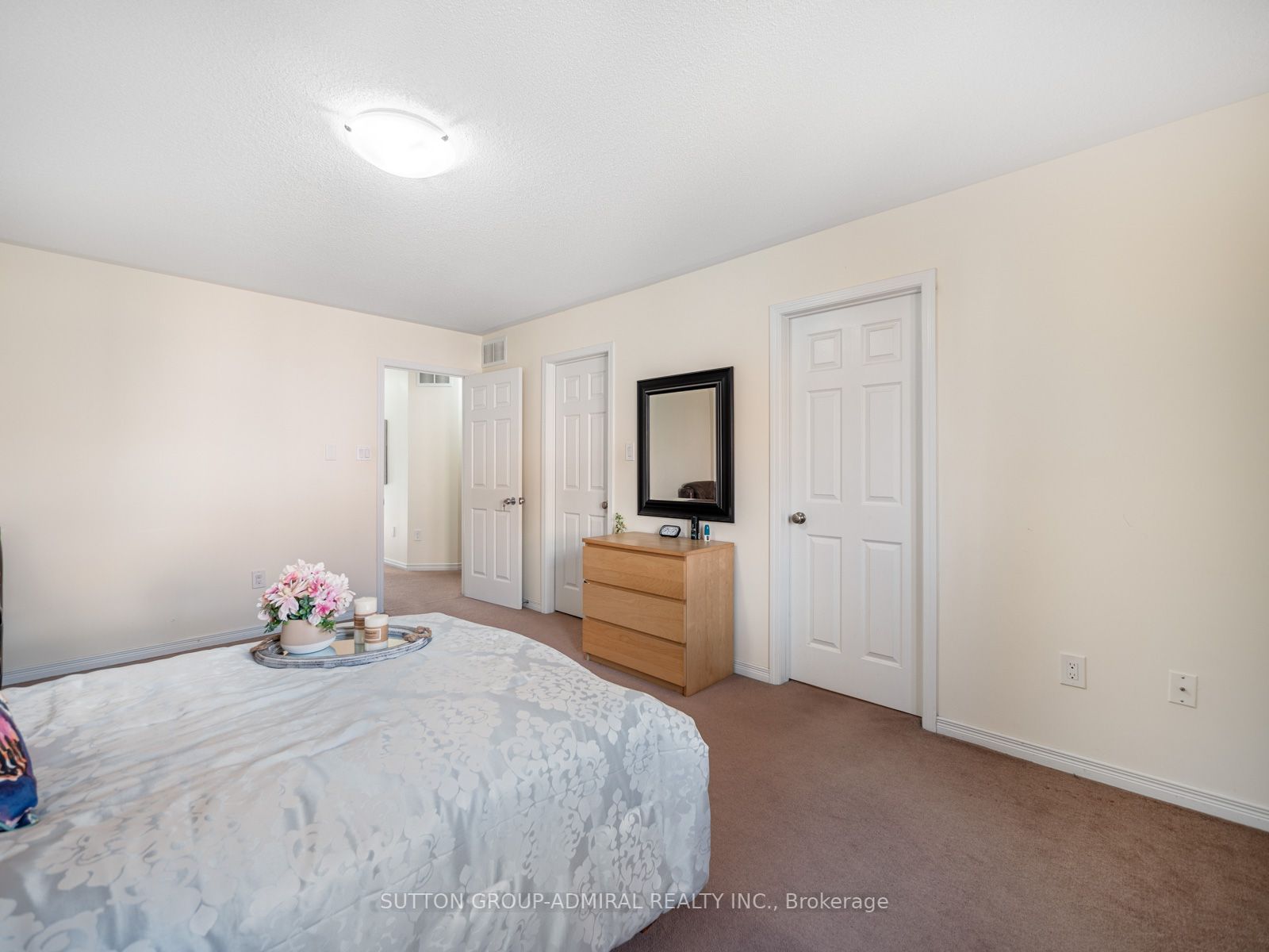 82 Vivian Rd