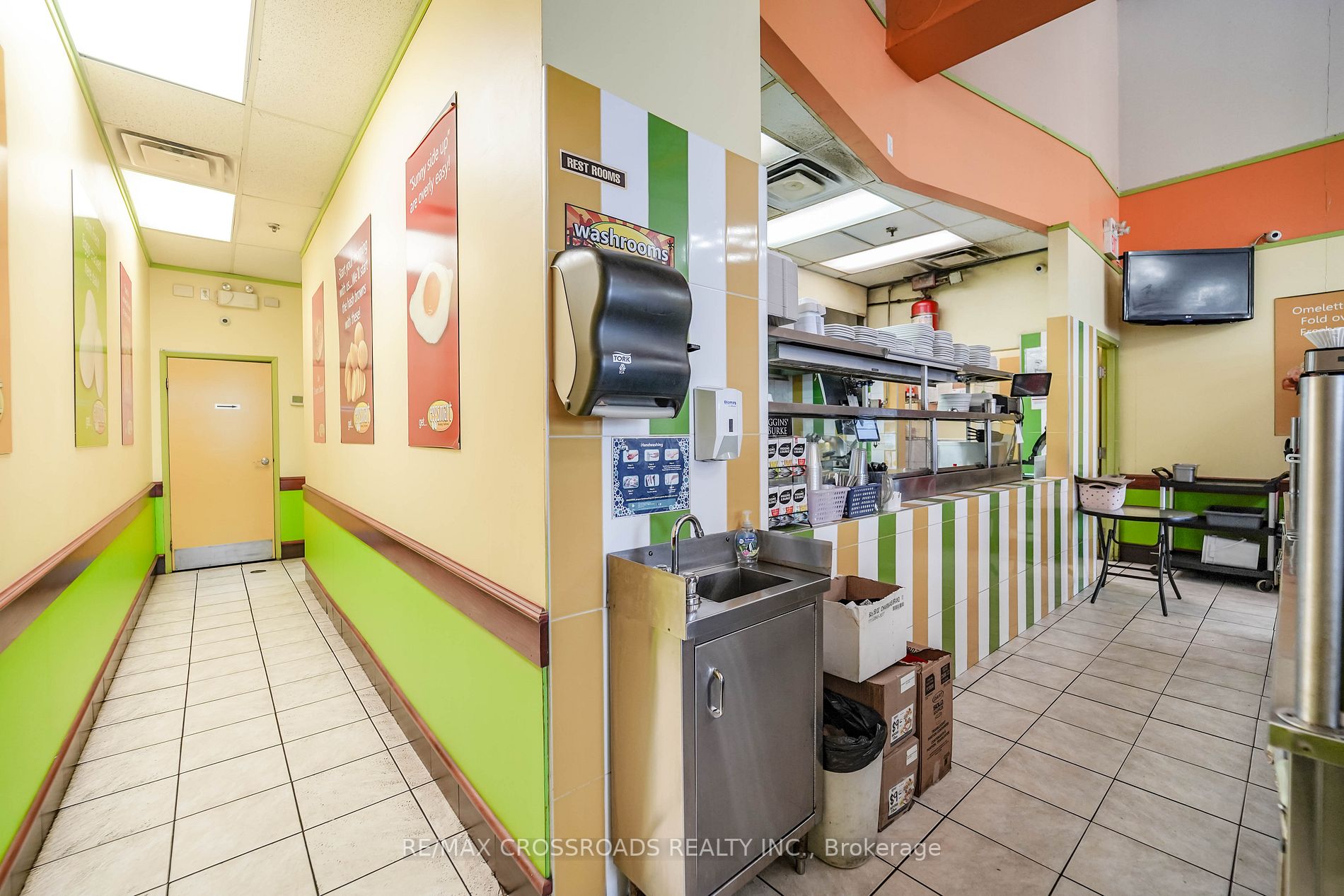 617 Victoria St W, #Suite 8