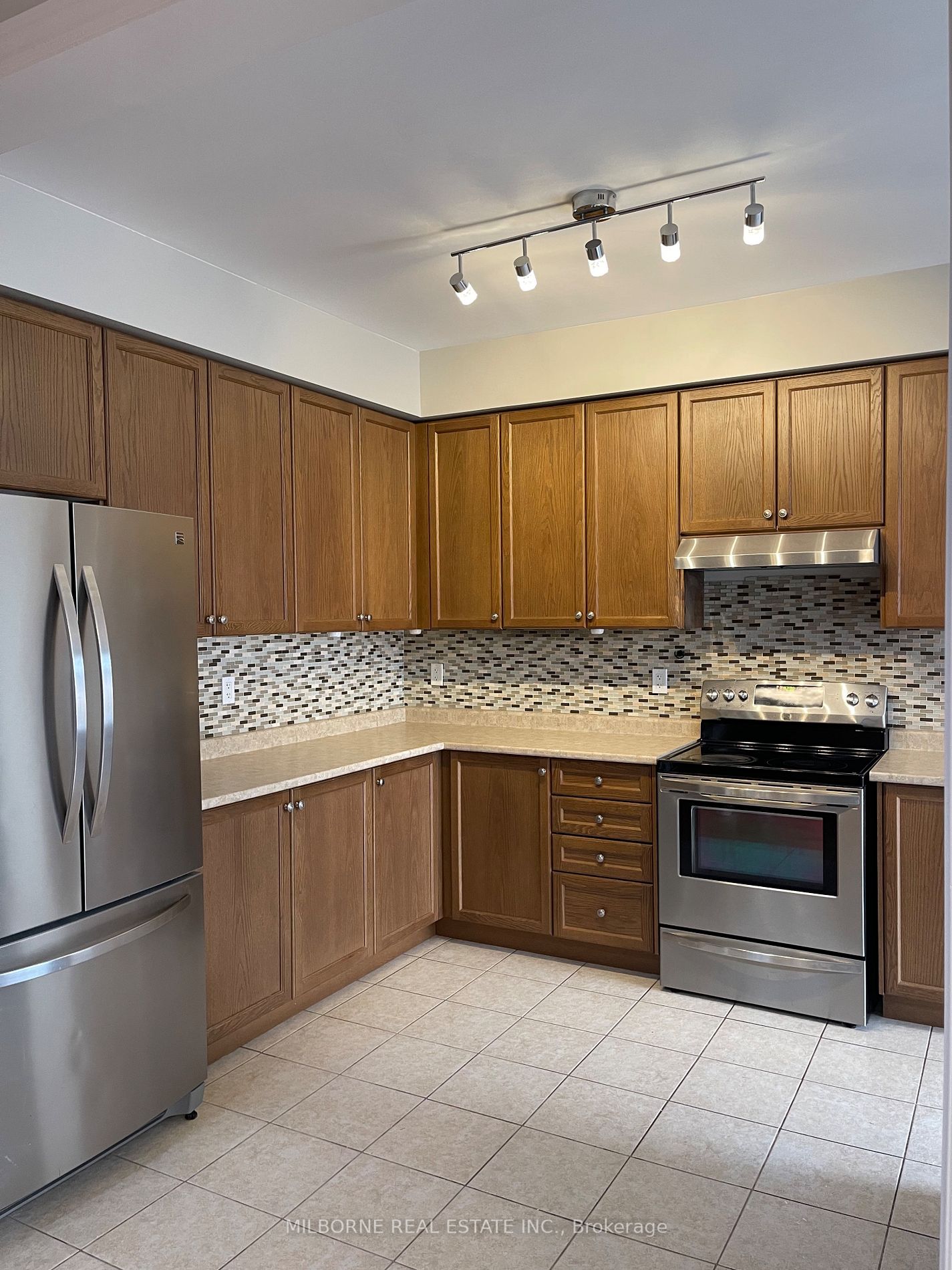 23 Keith-Wright Cres