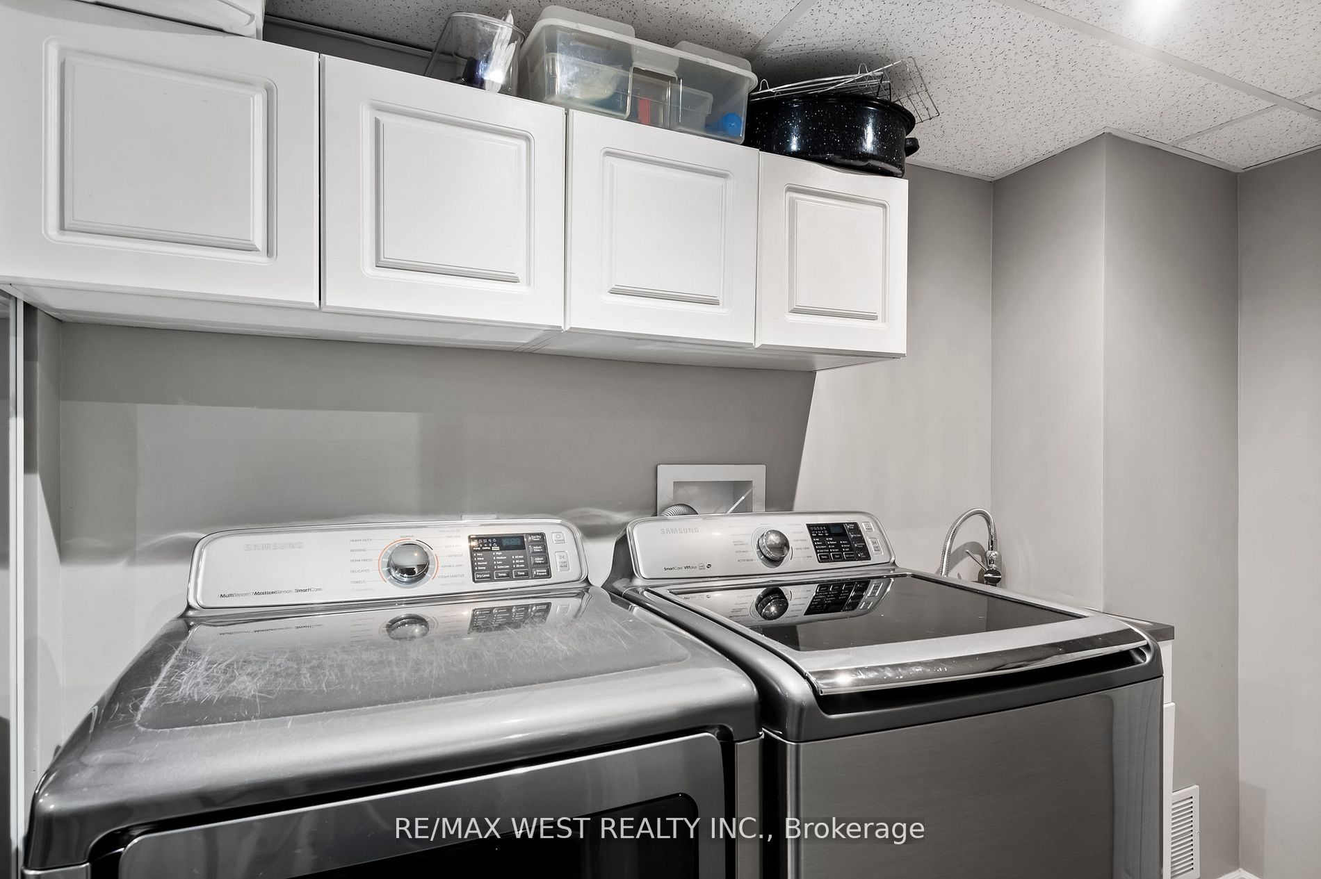 100 Bagnell Cres