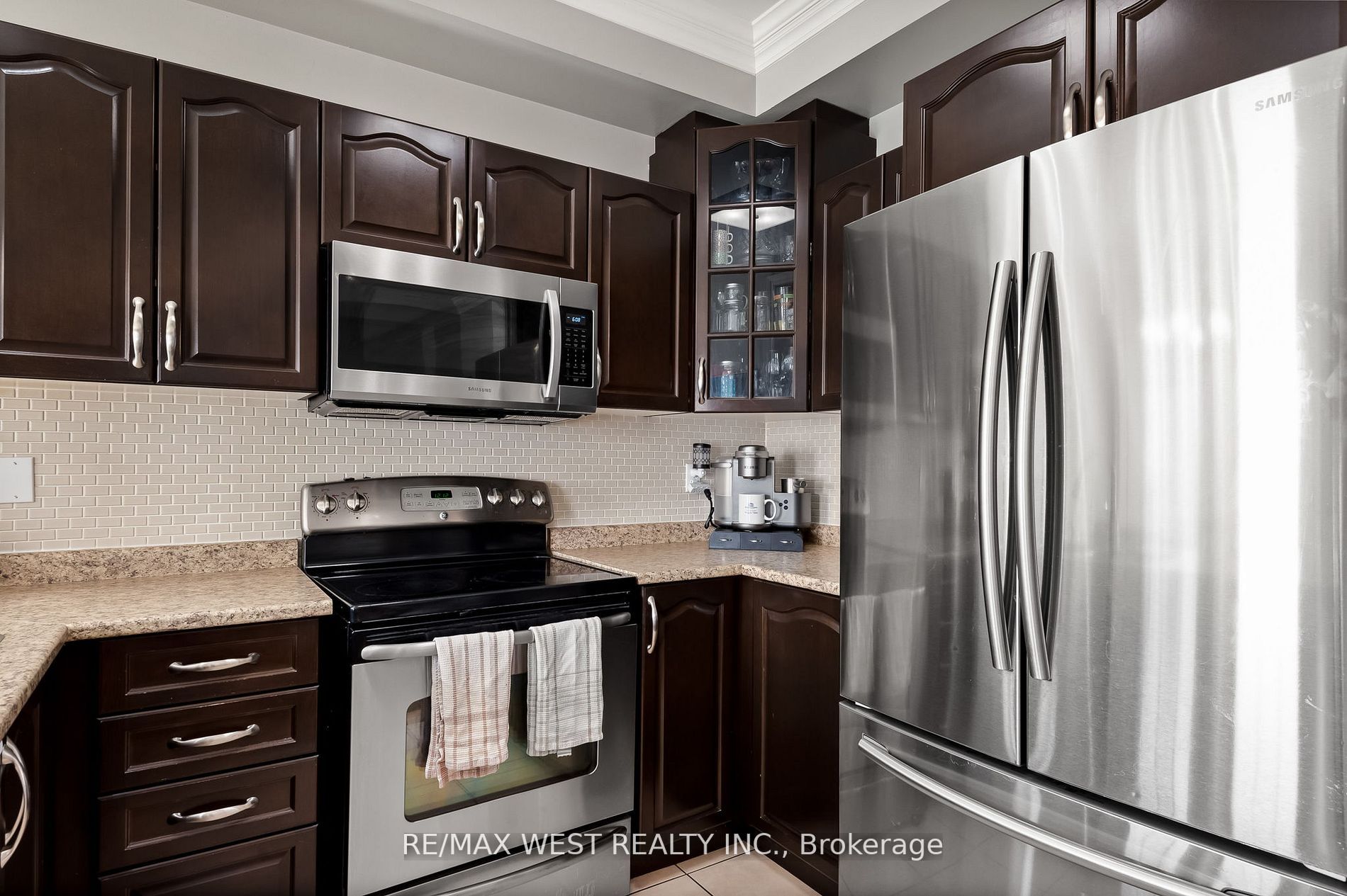 100 Bagnell Cres