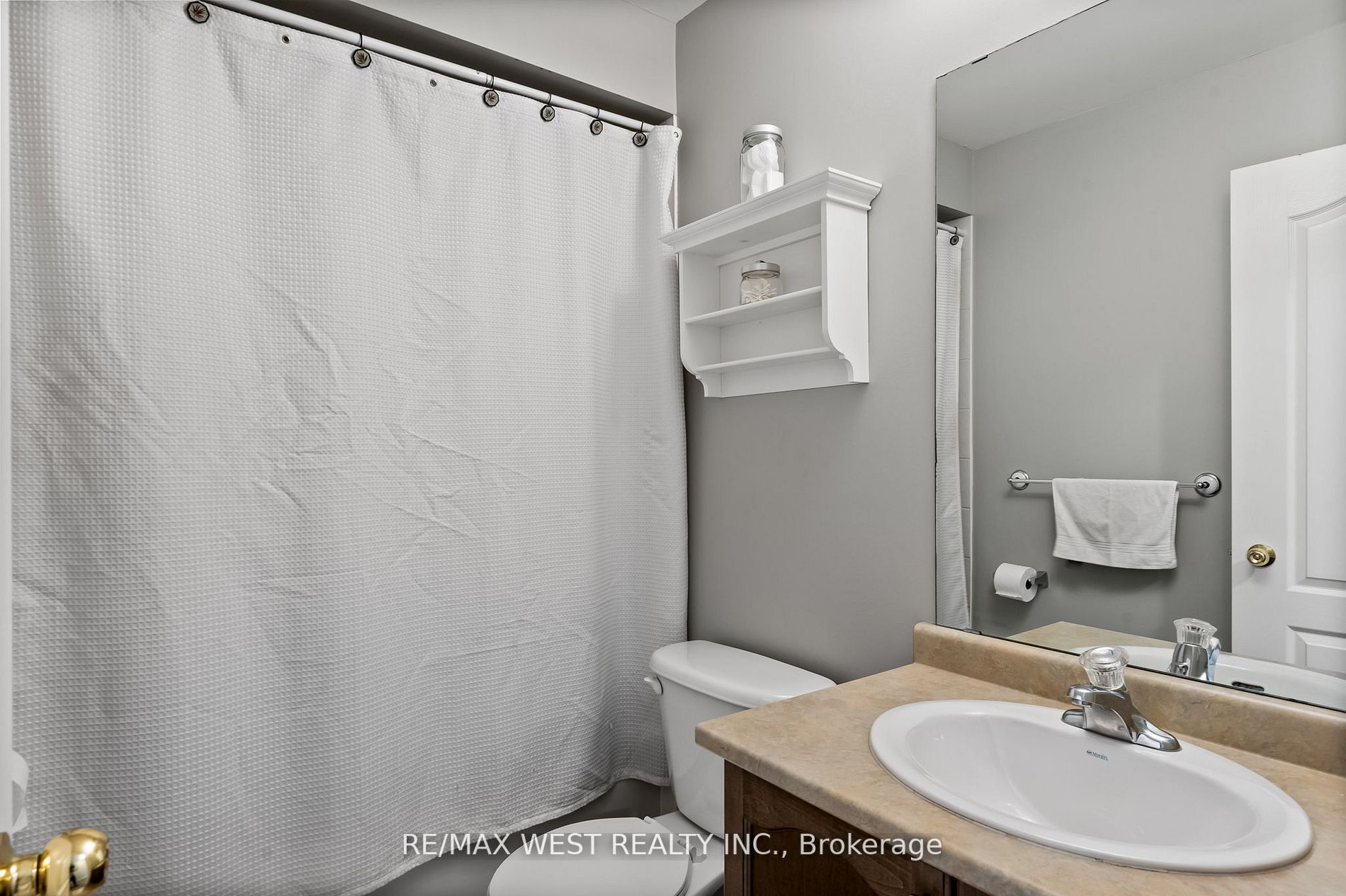 100 Bagnell Cres