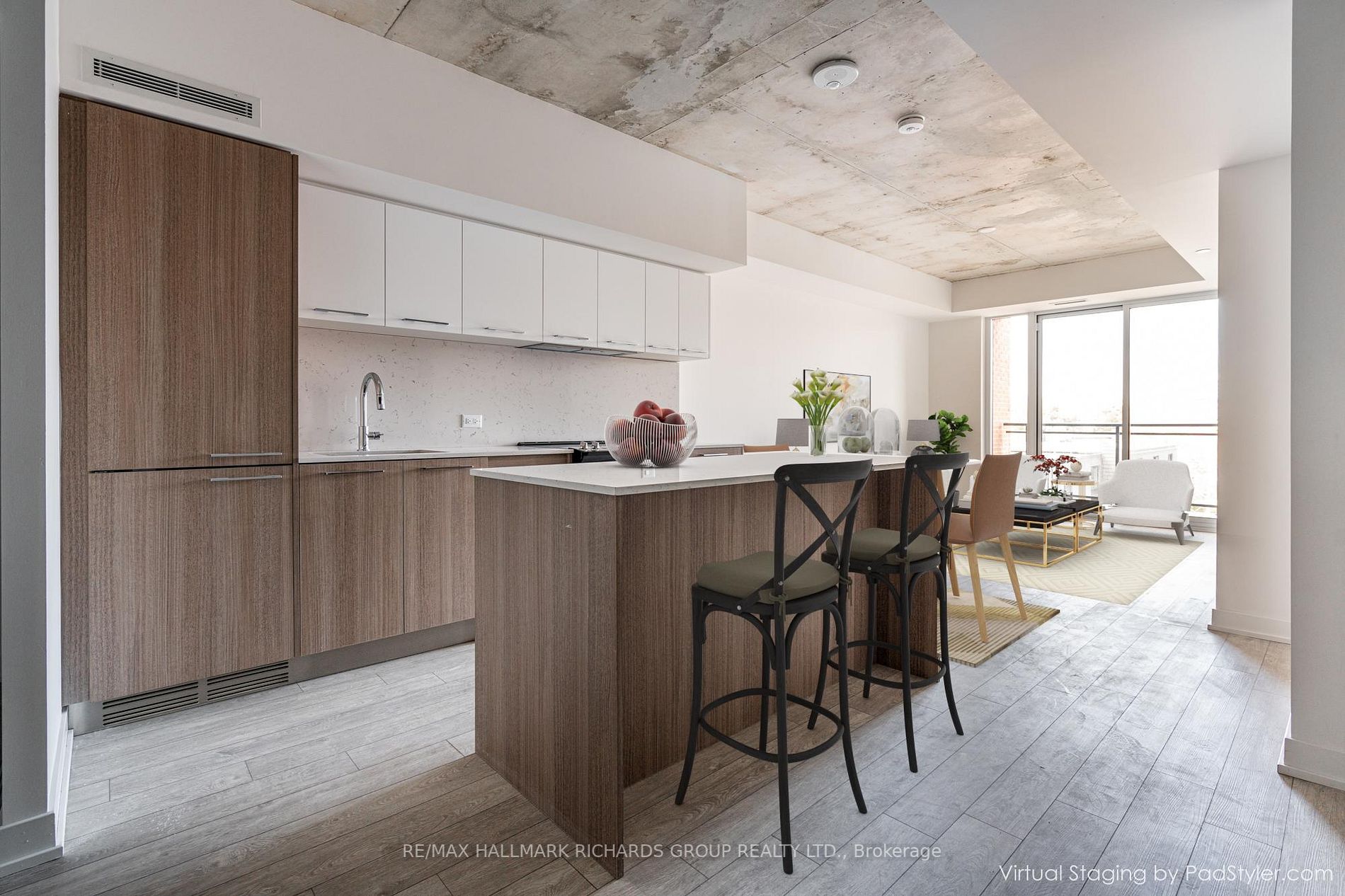 665 Queen St E, #304