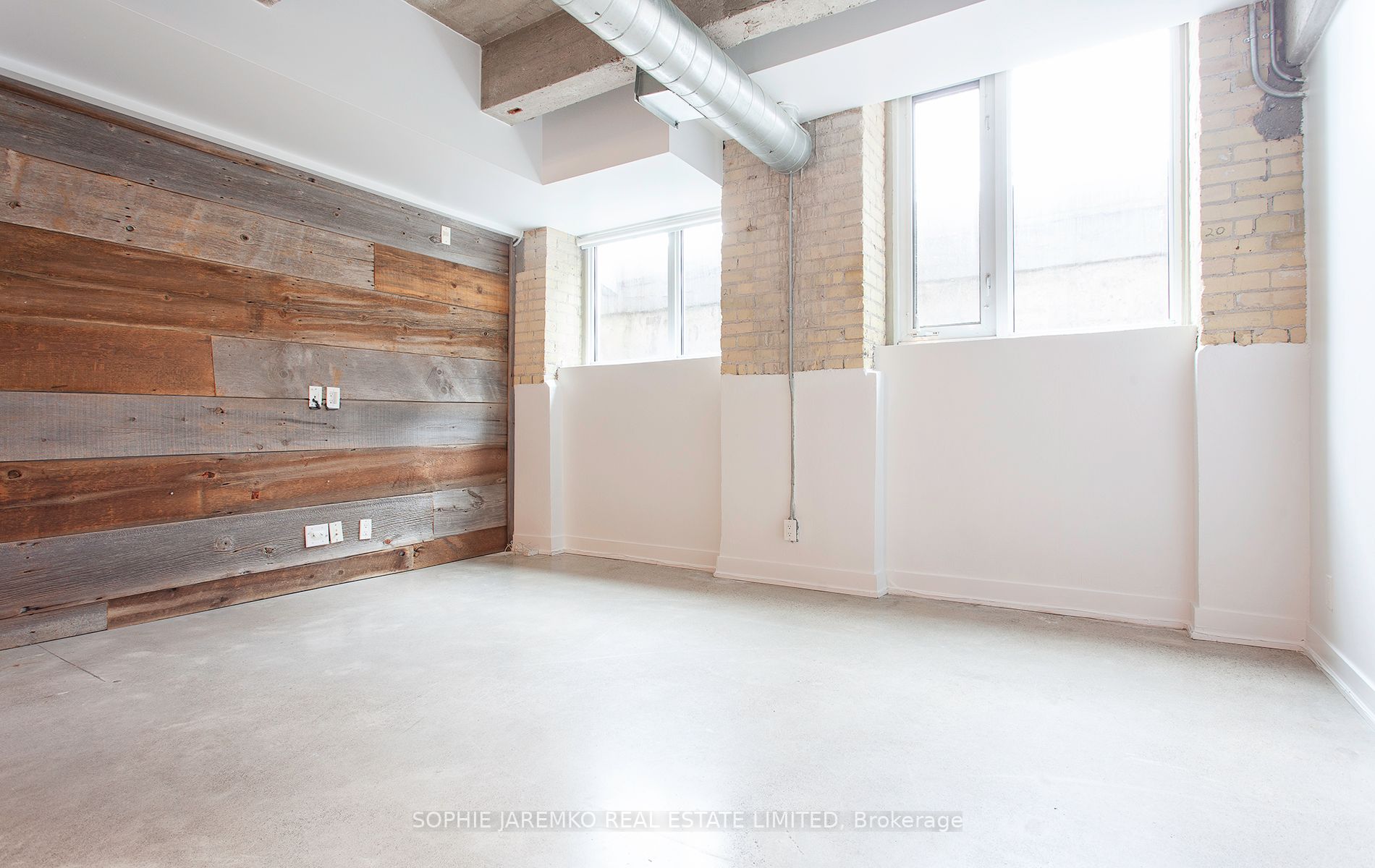 201 Carlaw Ave, #127