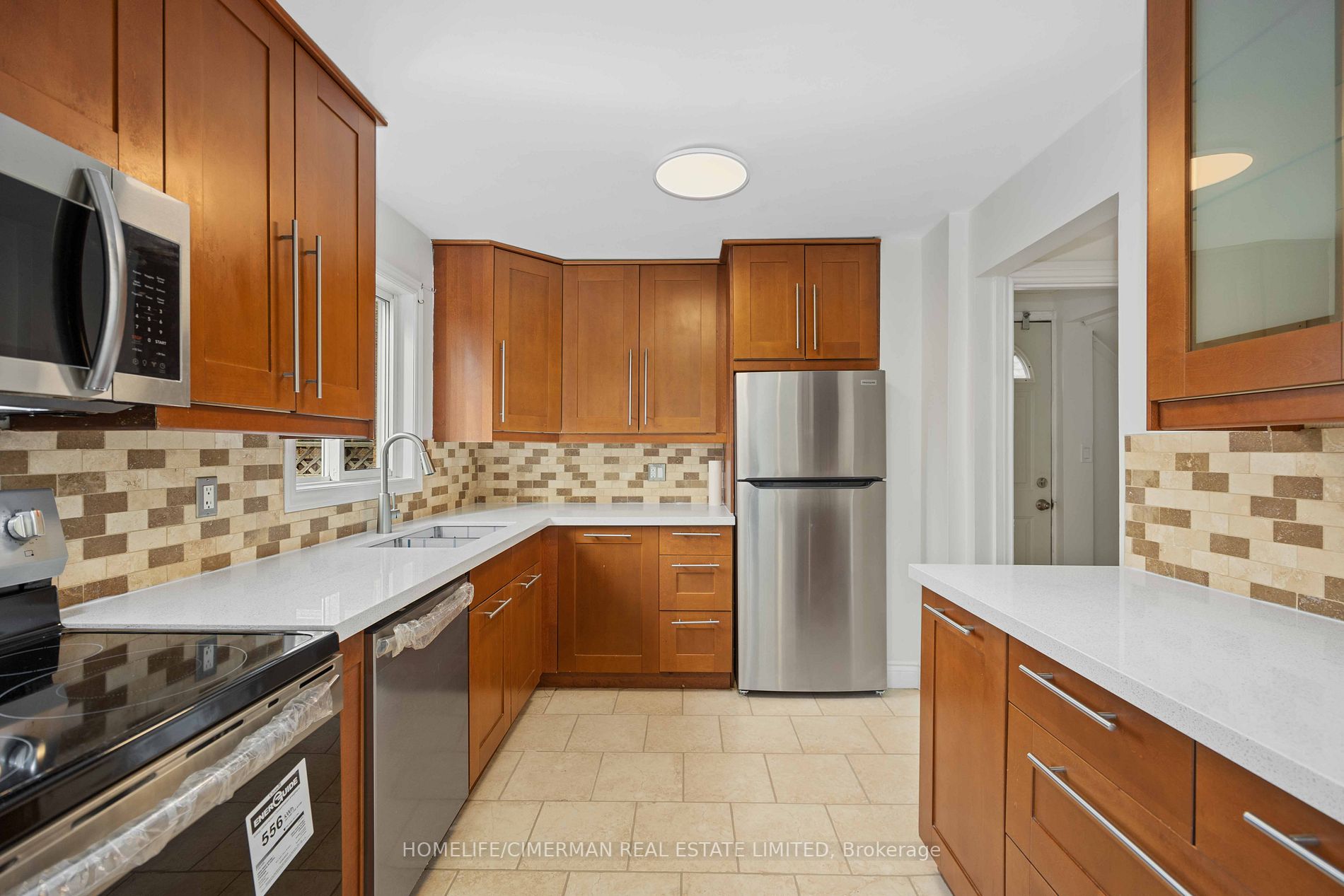 704 Sultana Sq