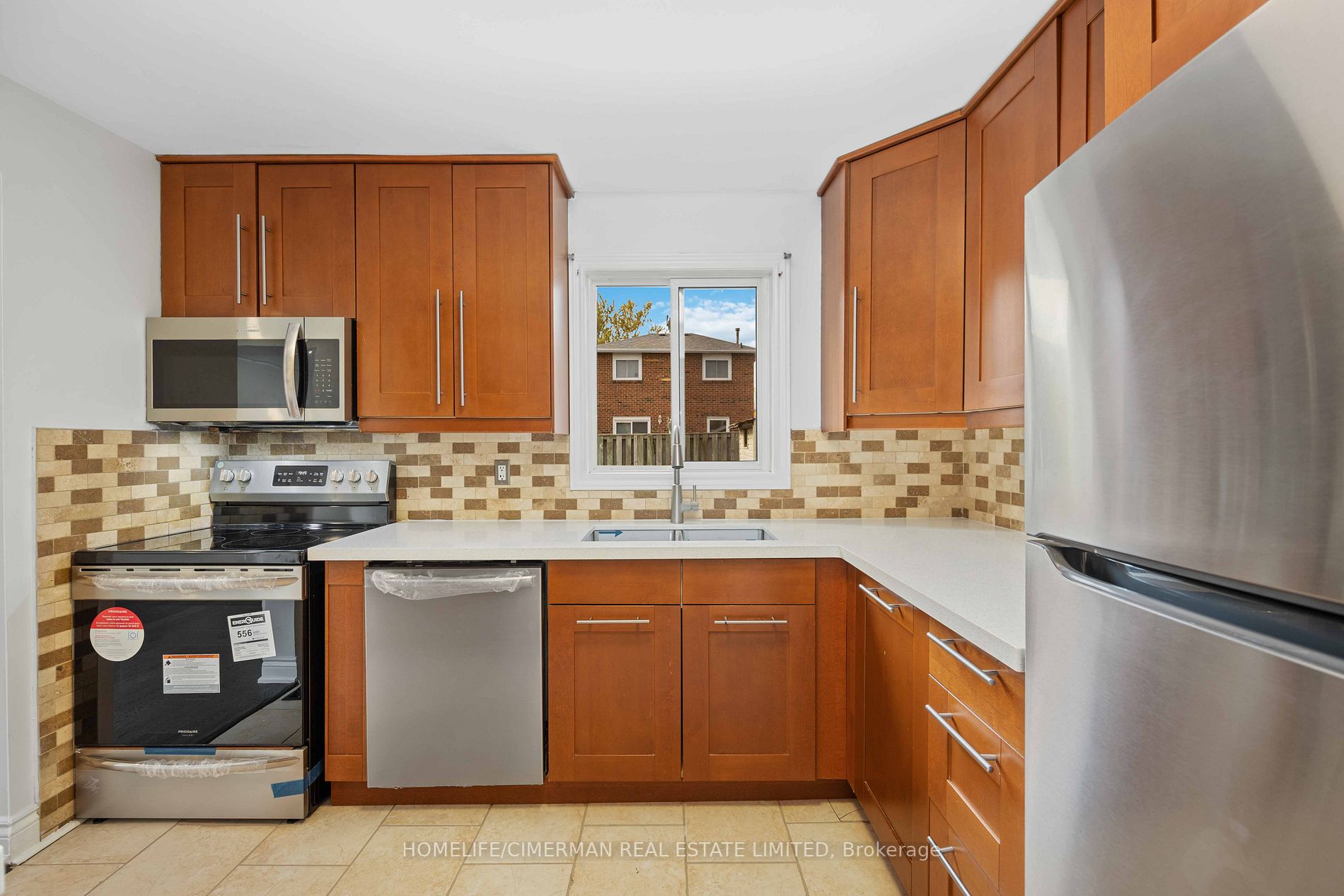 704 Sultana Sq