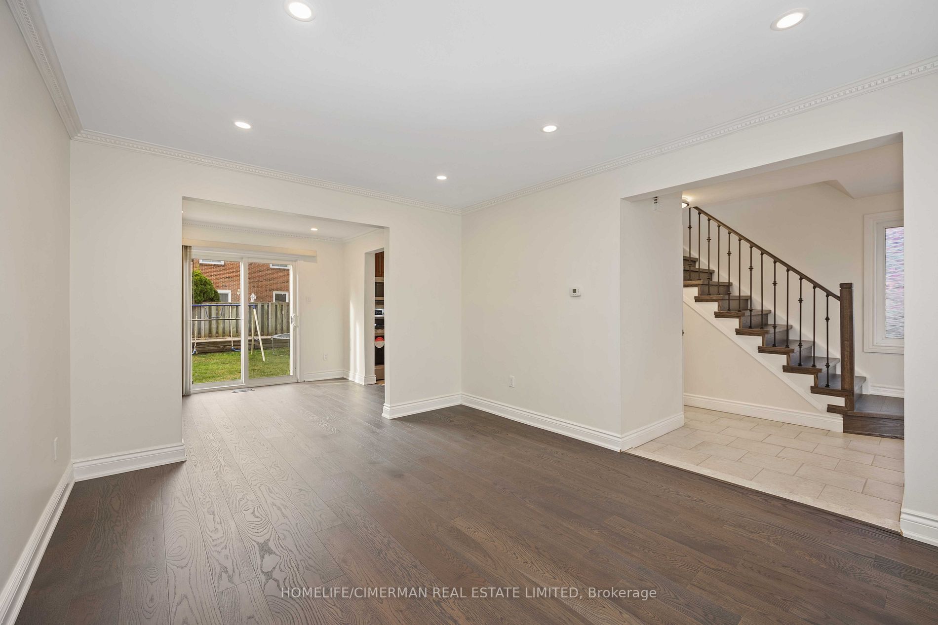 704 Sultana Sq