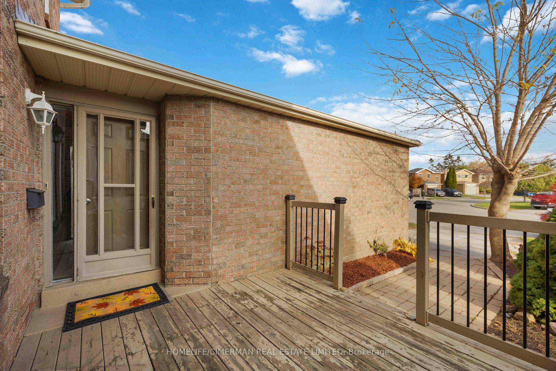 704 Sultana Sq